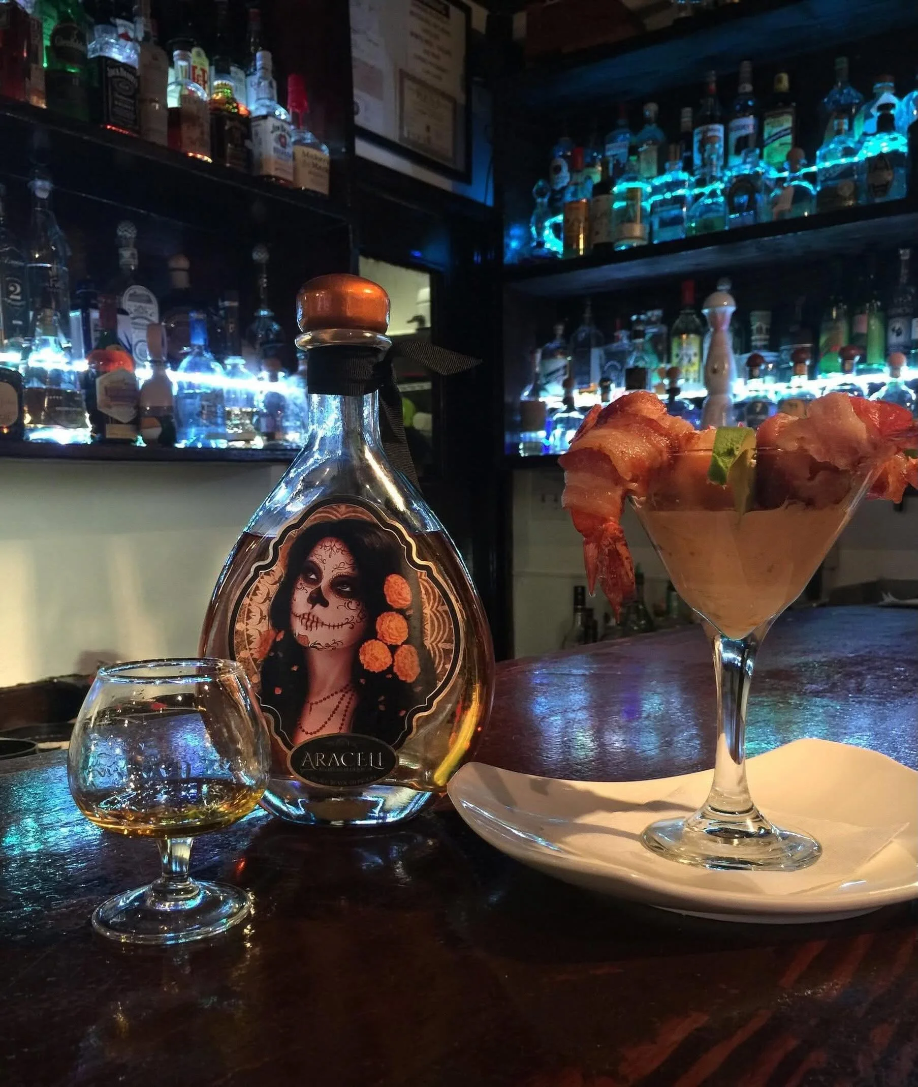It&rsquo;s the weekend vibe!🤎🧡 
#araceli 
#vibe 
#weekend