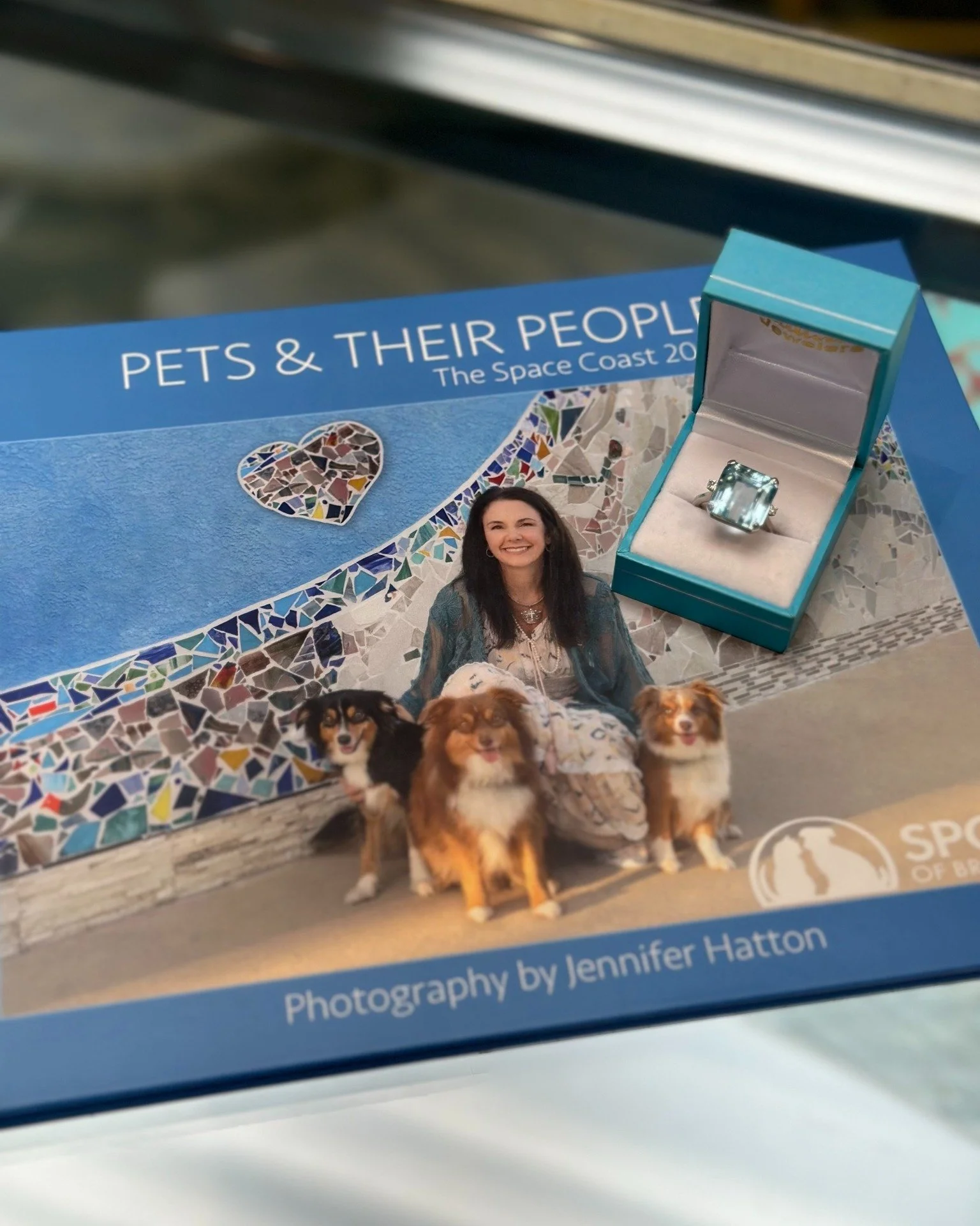 Who needs some sparkle!? ✨

As part of the release of our Pets and Their People coffee table book, featuring stunning photography by @hattonpetportraitstudio  and heartwarming stories shared by local families, we are thrilled to announce a truly brea