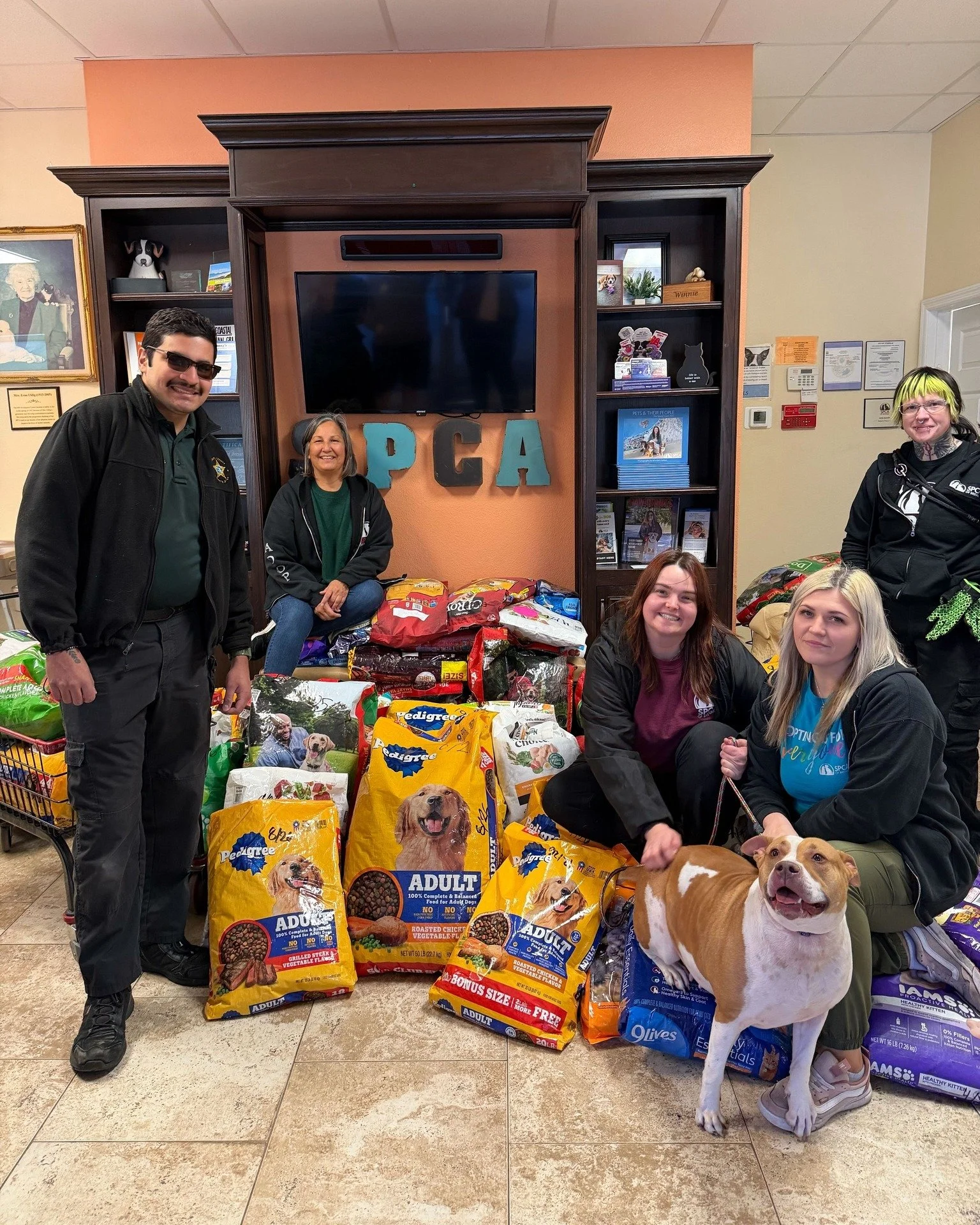 Last week we put out a call for pet food donations for our community pet pantry, and our amazing partners at Brevard County Sheriff's Office Animal Services stepped up in a big way! 

They had extra food donations and brought them right to us so we c