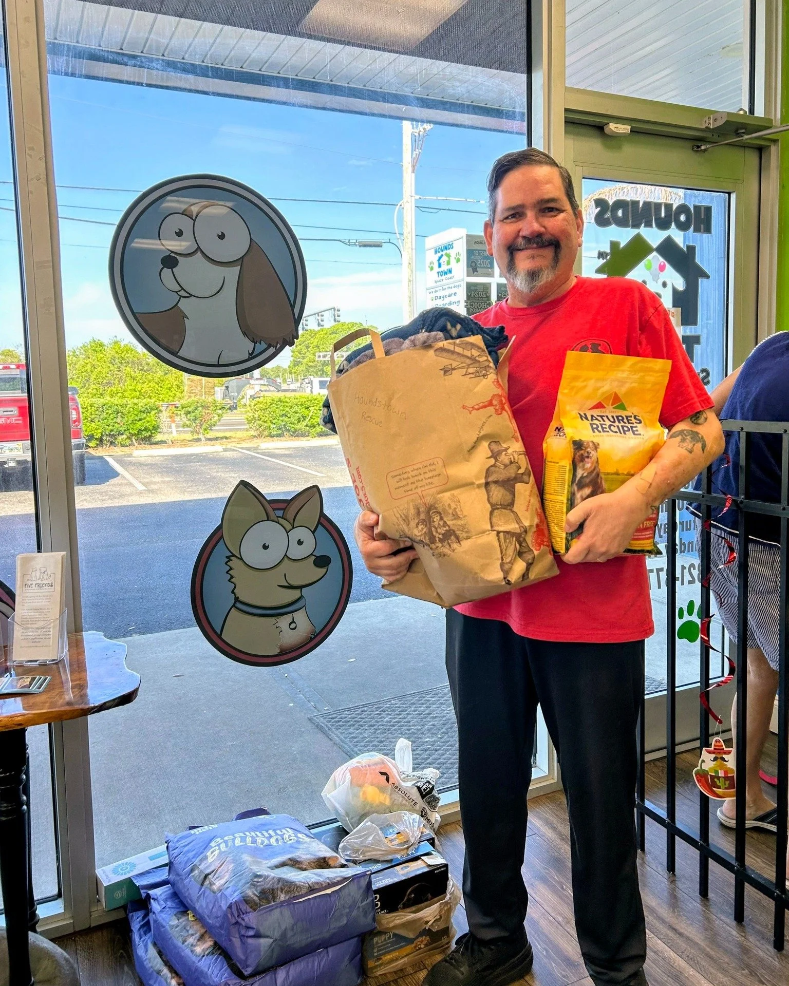 Thank you to our friends and pet parents at @houndstownspacecoast who are now a drop-off location for pet food for our Community Pet Pantry! You can drop off unopened bags of dog or cat food (any brand!) and they will arrange drop-off at our adoption
