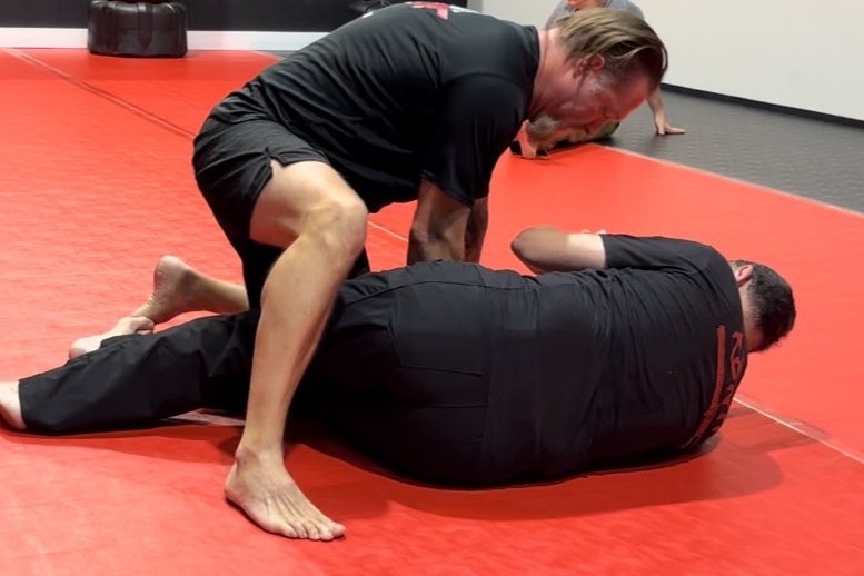 Vann+coaching+Gary+on+groundfighting.jpg