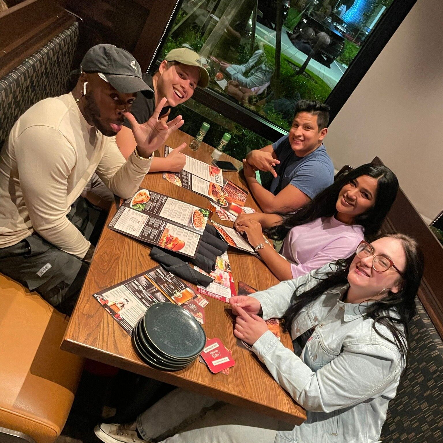 Can't go wrong with Outback Steakhouse 🥩 Dinner with the Texas crew!

#thecarvonisgroup #teamdinner #dallas #northtexas #funnight #tcgdallas