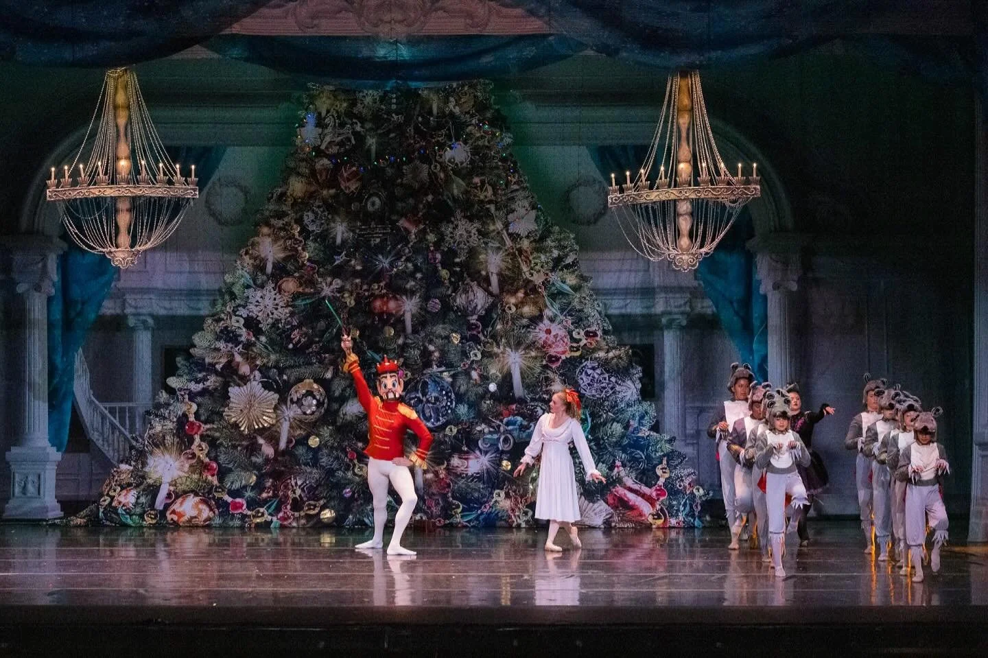 8 WEEKS UNTIL BATTLE! ✨🗡️🐭 

The Nutcracker gears up for the ultimate showdown to save Clara from the evil Rat Queen&rsquo;s army of rats!
Will courage, magic and holiday sparkle be enough?

Get your tickets today to find out and experience this ep