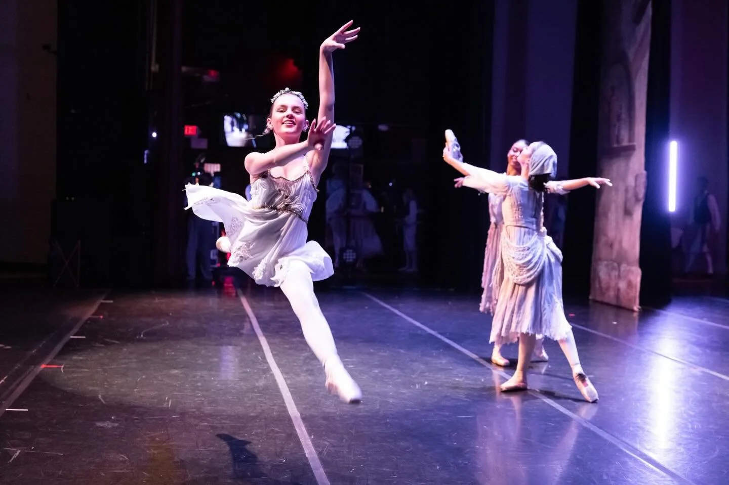 🏹Cupid is sending love your way this Valentine&rsquo;s Day&hellip;

&hellip;delivered from all of us at Ventura County Ballet.💘

Happy Valentine&rsquo;s Day! 💕