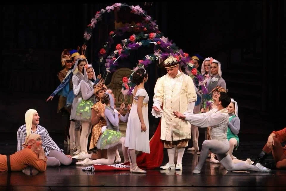Celebrate Mother&rsquo;s Day with a little fairytale magic ✨💐

Today&rsquo;s the LAST day to save 20% on tickets to Snow White and the Seven Dwarfs with promo code SNOWWHITE20! Join us next weekend, May 16&ndash;17, and be delighted by the lovable d