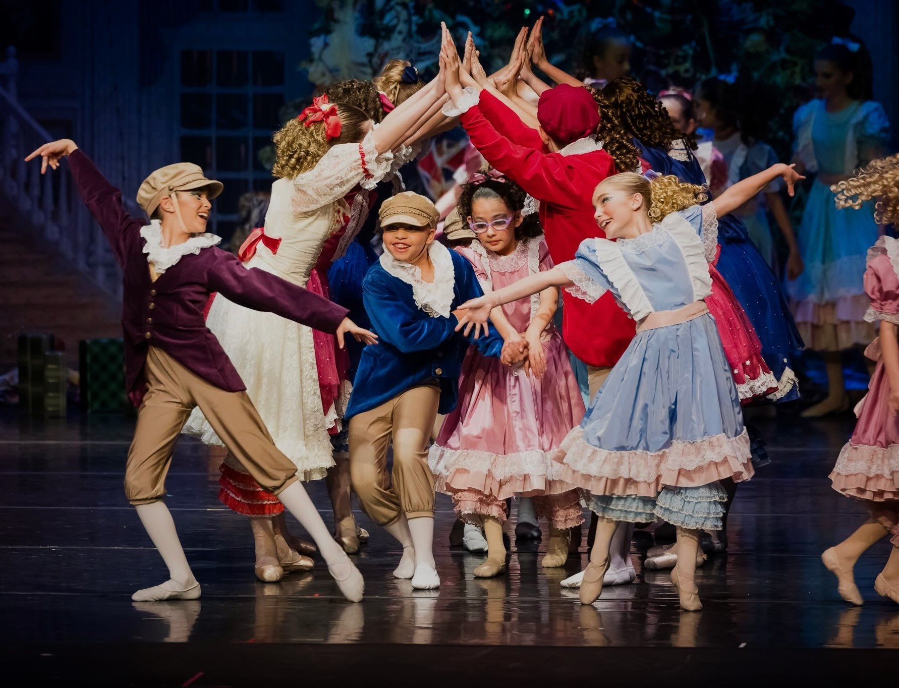 ❄️Important NUTCRACKER Dates❄️

📌 Parent Meeting: Aug 22 @ 11 AM at BAV
📌 Registration Deadline: Aug 28
📌 Casting Auditions: Aug 29

We&rsquo;re excited to invite all Ballet Academy Ventura dancers enrolled in Level Prep 1 and up to be part of thi