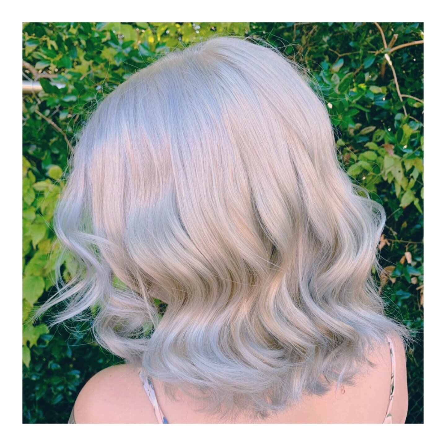 Hair by @wickedstylist.finn 
.
#sprucehair #blondeaf #silver #innersense #blonde #hairsalon #hairtransformation #wavyhair #innersenseorganicbeauty #sulfatefree #hairbrained #durhamnc #bullcity #curly #hairinspo #oligopro #bestofdurham #unc #duke #dur