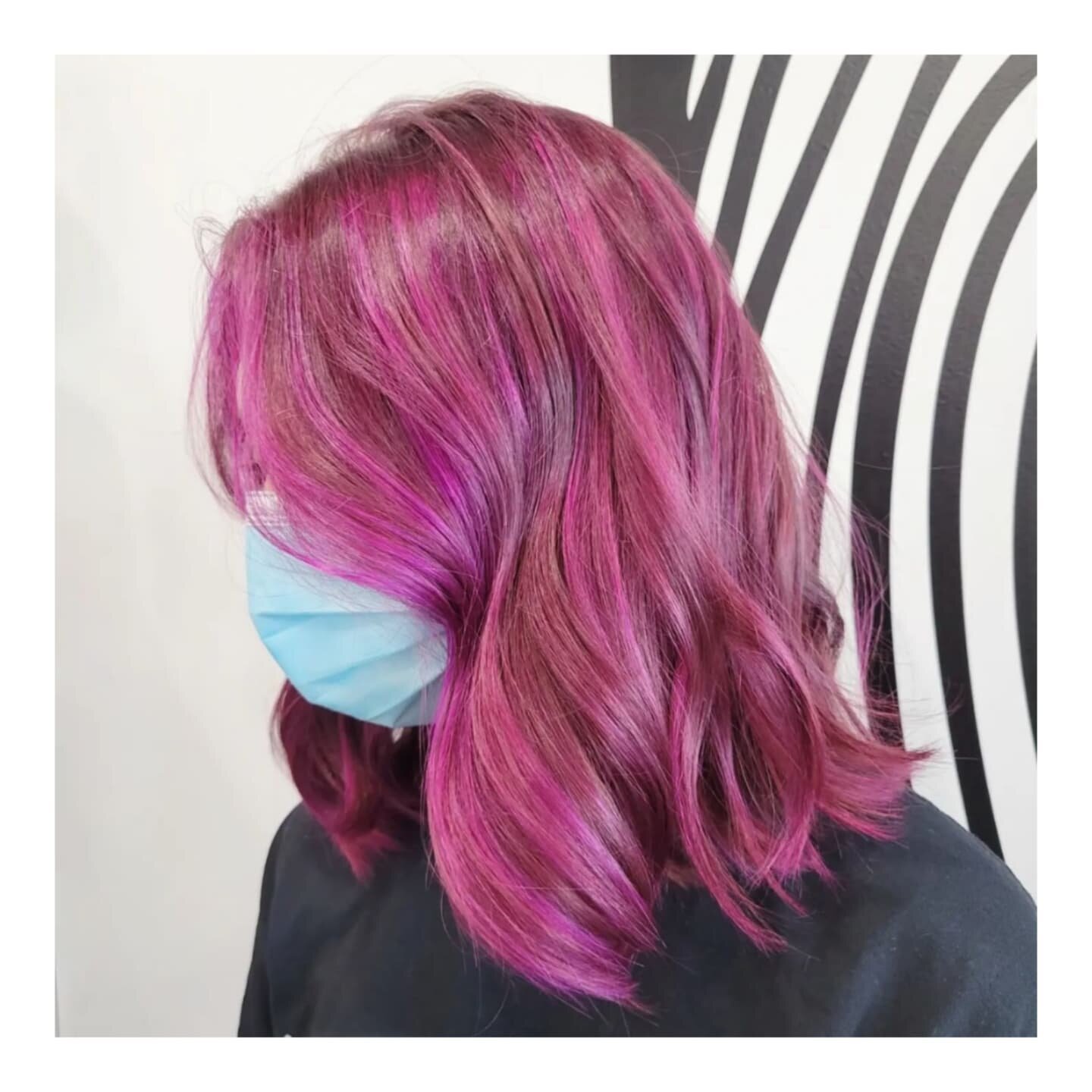 Hair by @magicalhairgirl 
.
#sprucehair #innersense #haircut #hairsalon #amika #kevinmurphy #innersenseorganicbeauty #sulfatefree #hairbrained #durhamnc #bullcity #greathairday #hairinspo #chapelhill #bestofdurham #unc #duke #durhamhair #durhamhairsa