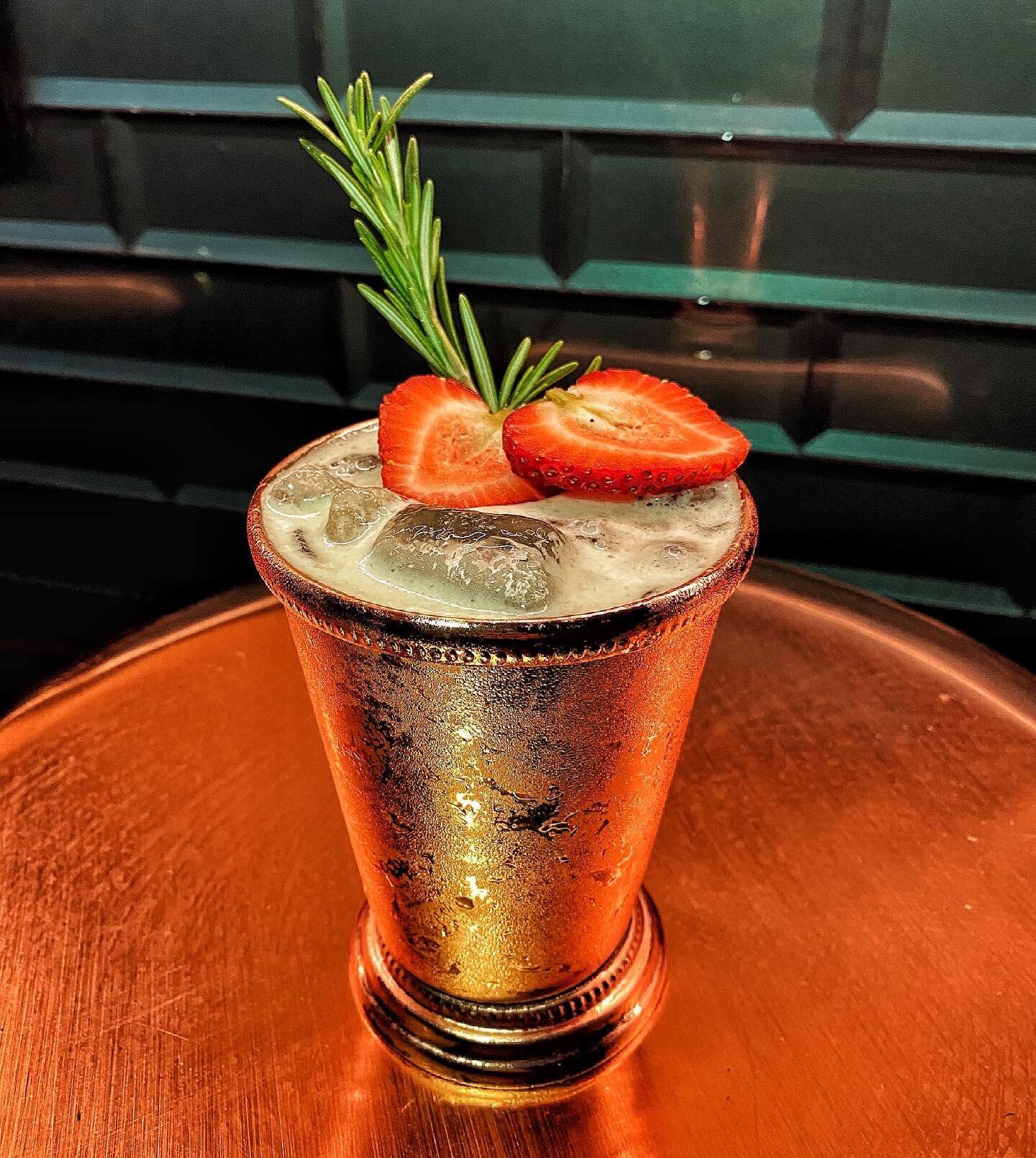 You never know what cocktail will pop out. 
Stay tuned !!!
.
.
.
#jokerbartender #bestintheworldatwhatido #Style #Lifestyle #bestcocktails #barartist #drinkingnight #drinkstagram #freshingredie
nts #chilledweekends #worldrestaurant  #justmealldaylong
