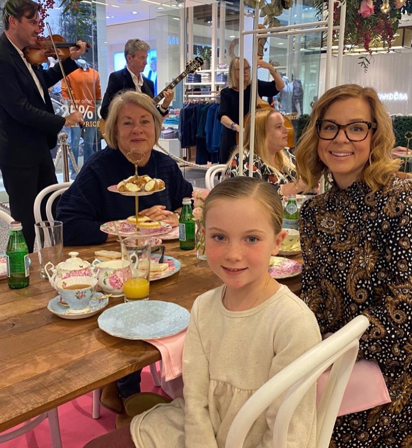 What a magical High Tea Experience at Stockland Shellharbour treating MUM! 💐🍰🧁 #hightea #magicofregprom #regprommarketing #regprom #celebratemum #mothersdayhightea #events #yum