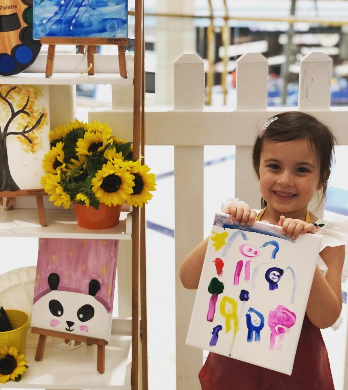 We love Painting Classes! @roselandsshopping 🧑🏻&zwj;🎨🌻