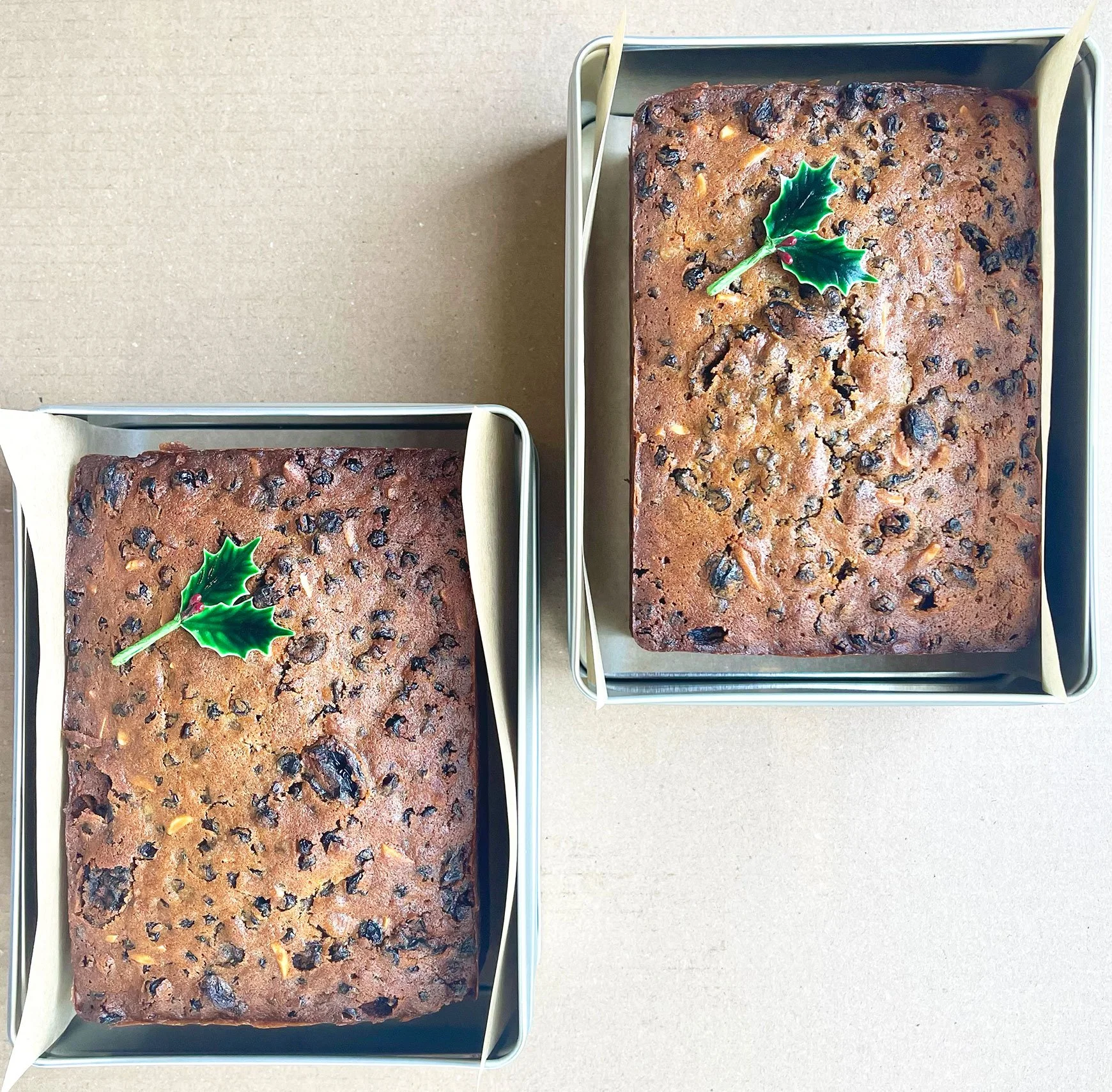 Christmas-Cake-Tin.jpg