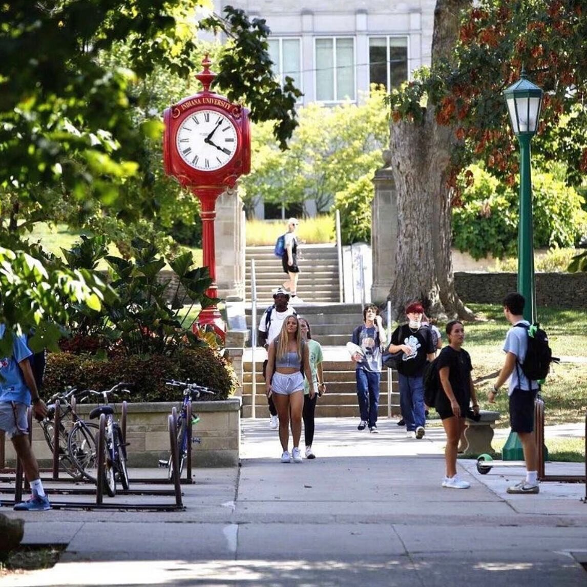 Welcome back #Hoosiers! 👩&zwj;🎓👨&zwj;🎓🎇@iubloomington