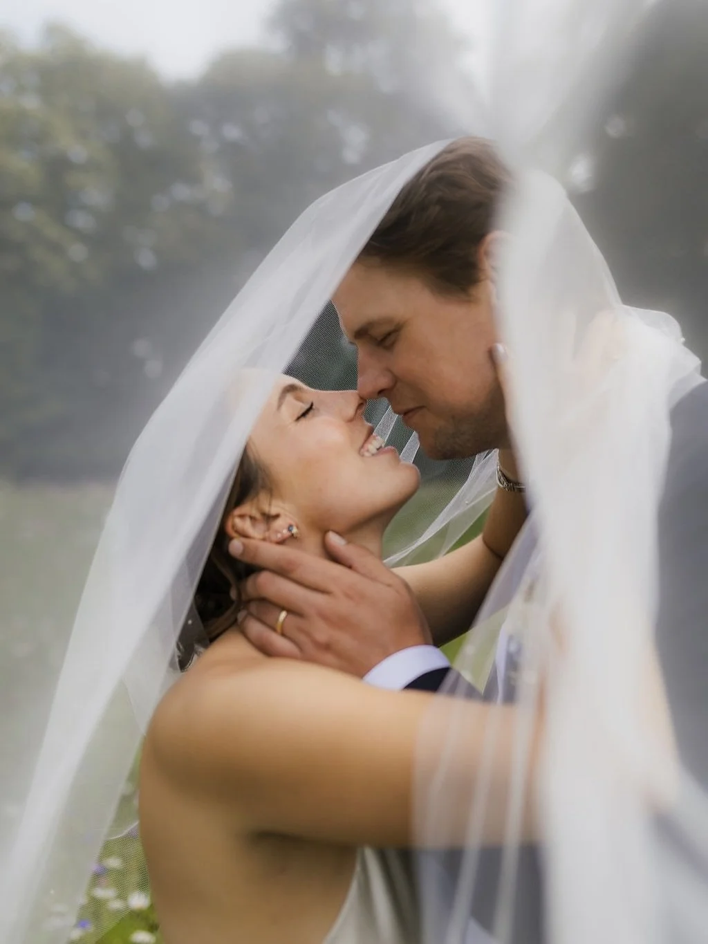 ✨ Parisian elegance, French romance, a modern editorial touch.

I&rsquo;m C&eacute;line, a wedding photographer in Paris &amp; France &mdash; poetic, authentic, effortlessly chic. 📸

www.celeyephotographies.com

#parisweddingphotographer #francewedd
