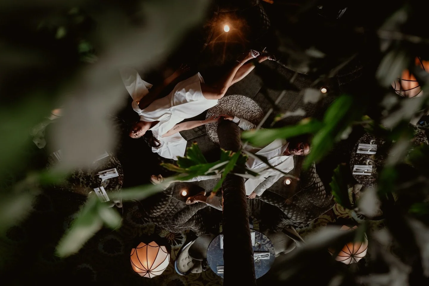 Eng
Paris is made for couples who choose style over tradition and emotion over perfection. This is where weddings become experiences and photographs feel like pages torn from a fashion story. 

As a Paris wedding photographer I work with couples who 