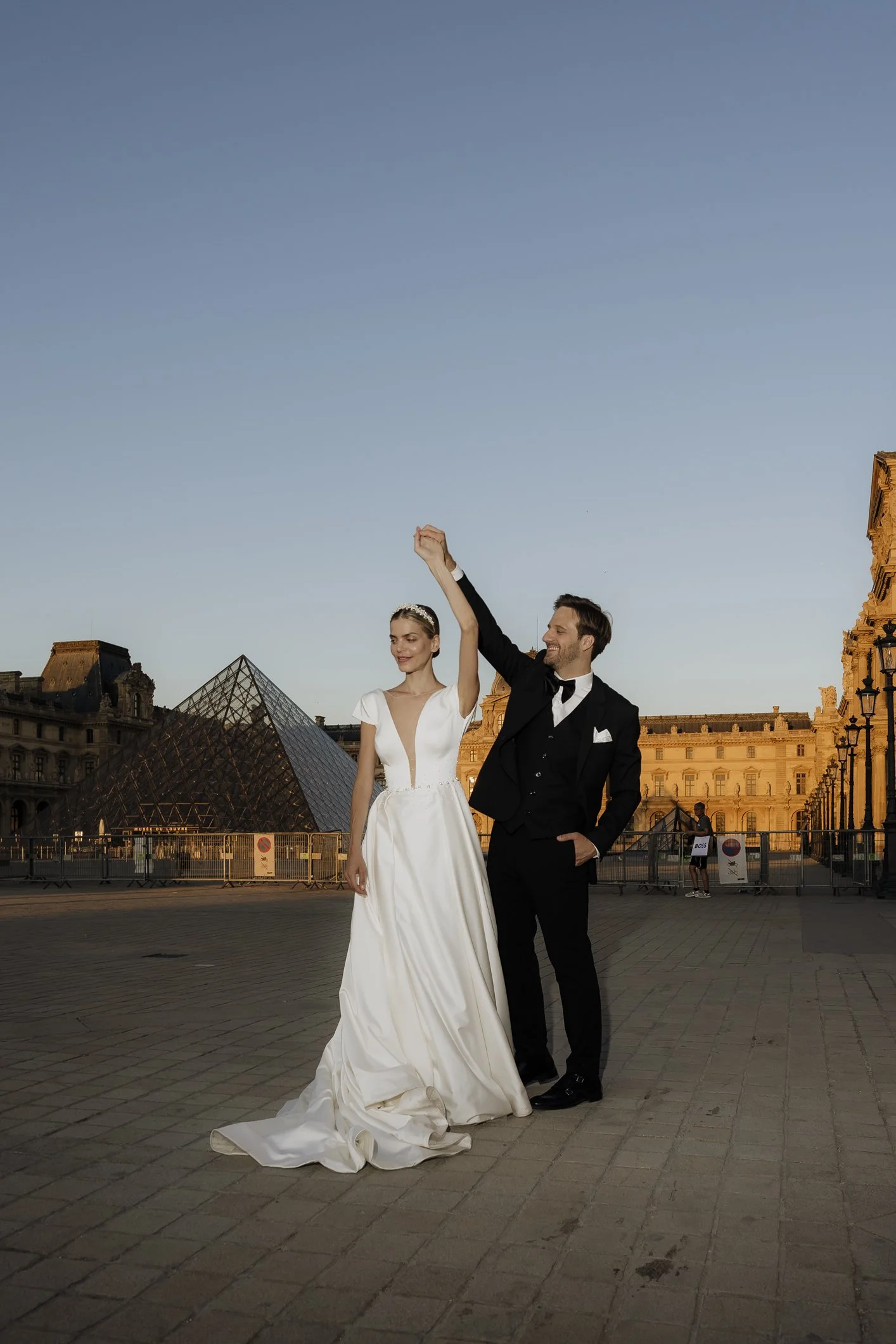 La magie des mariages intimistes à Paris capturés en style éditorial