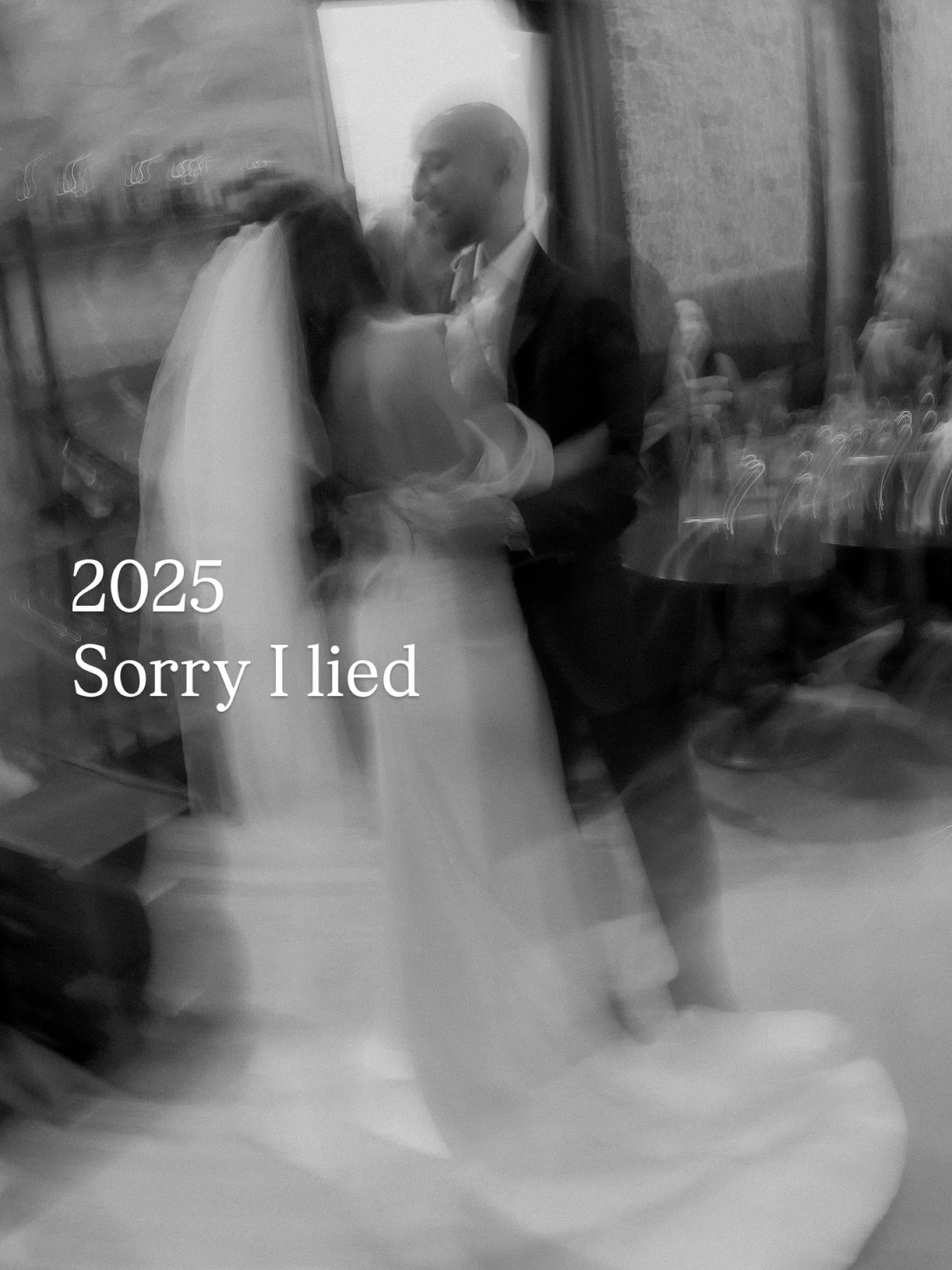 Phrases sur les photos de @rimearodaky qui me parlent &agrave; 1000%, merci vraiment, je me suis sentie align&eacute;e.

2025 a &eacute;t&eacute; une ann&eacute;e de temp&ecirc;tes int&eacute;rieures.
Apprendre &agrave; se prot&eacute;ger, poser des 