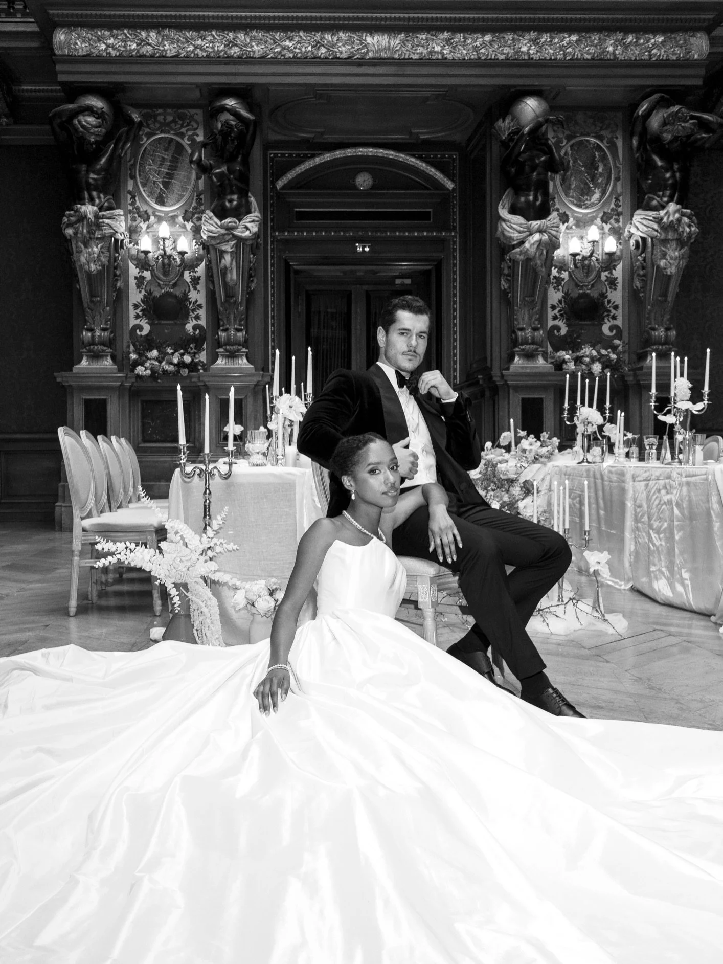 Hi, I&rsquo;m C&eacute;line, a wedding photographer based in Paris, working across France, Europe and Mexico.
Ch&acirc;teau de Ferri&egrave;res, by elegance, where grandeur meets stillness.
Drawn to light, architecture, and the quiet tension of a mom