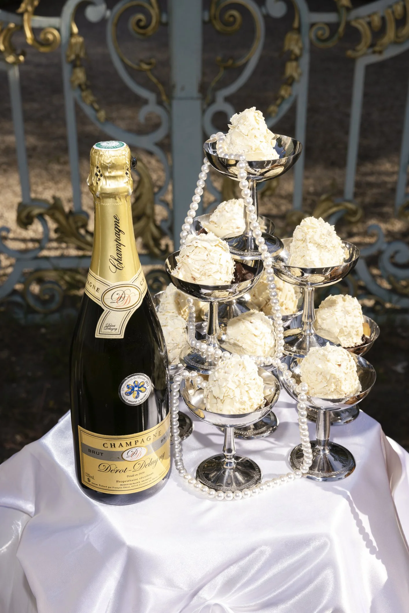 editorial wedding photographer