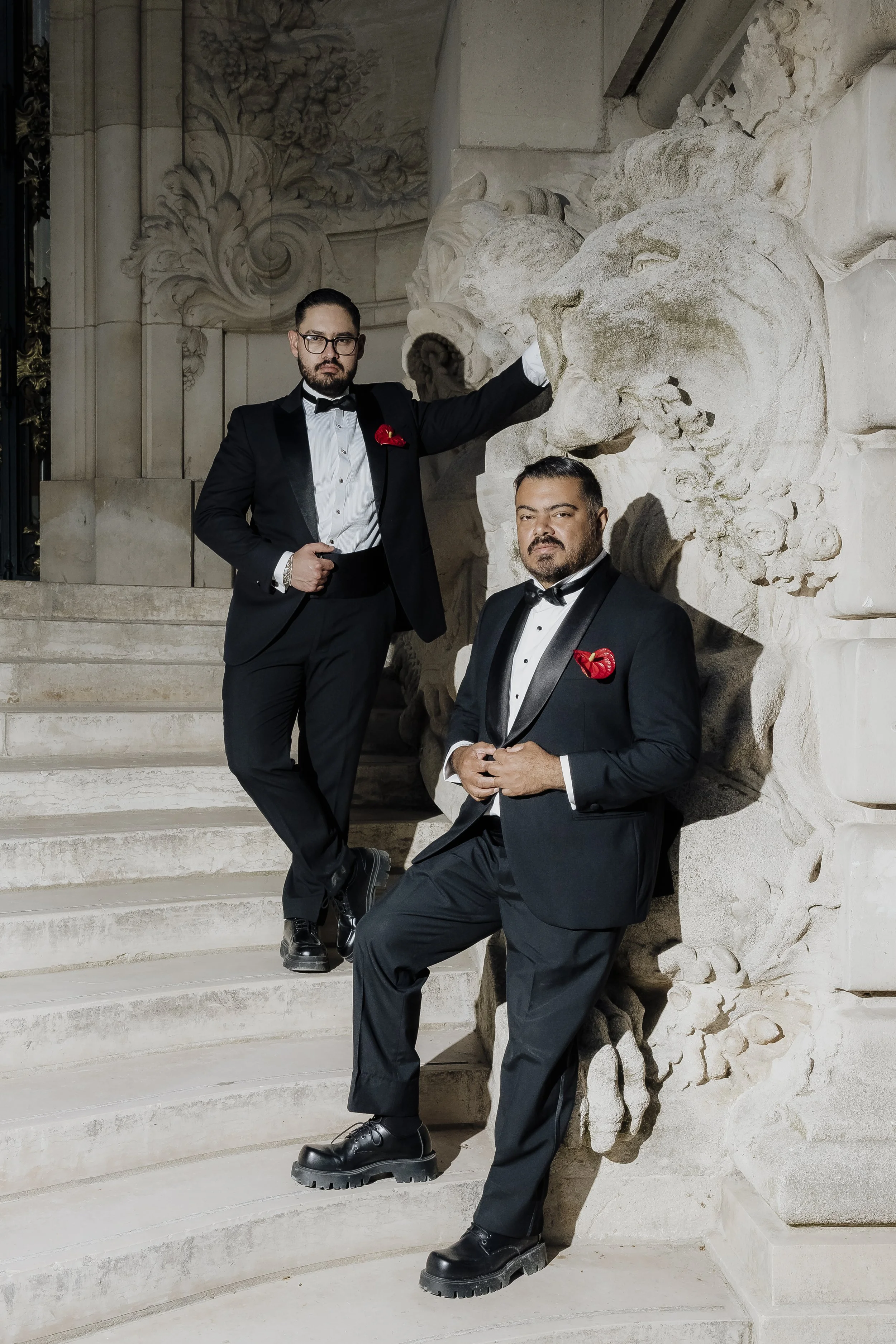 Loose editorial wedding photographer in paris