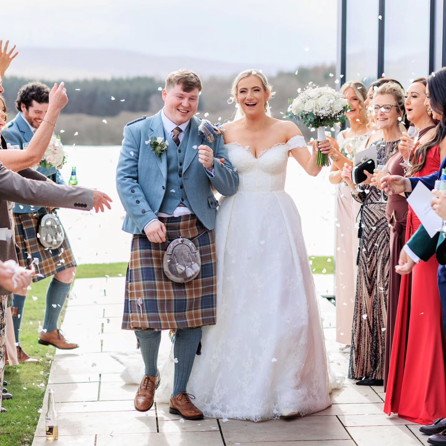 Just Married! Nicole and Thomas got married recently at @lochsidehousehotel It was an incredible day and the bridal party were full of laughter. We had glorious sunshine for the photos and the guests all stayed outside to enjoy it.
Celebrant @lesley.