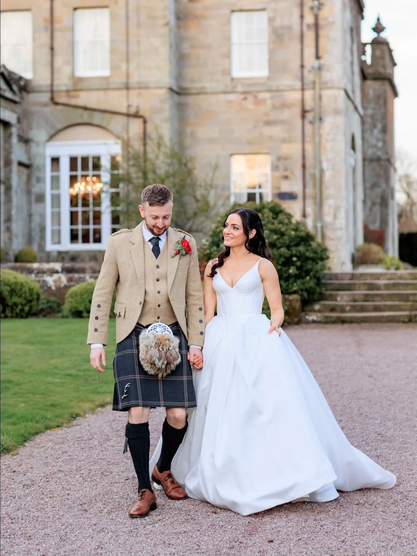 Lindsay &amp; David at @kinmounthouse A spectacular wedding for the most amazing couple.
Make up @lesleyneilmakeupartist
Hair @pamdochair
Celebrant @samconroycelebrant 
Content @the_weddingcreative 
Dress @opus_couture
#glasgowweddingphotographer #ki