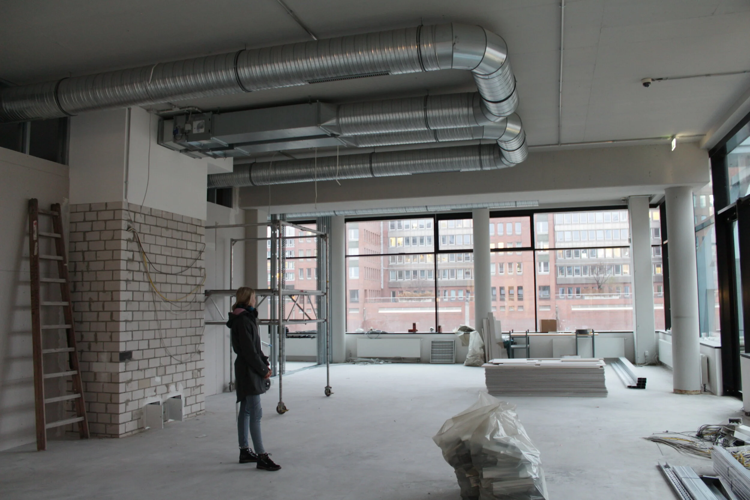 From the initial exhibition space to WIP tunnel set-ups and the final experience.