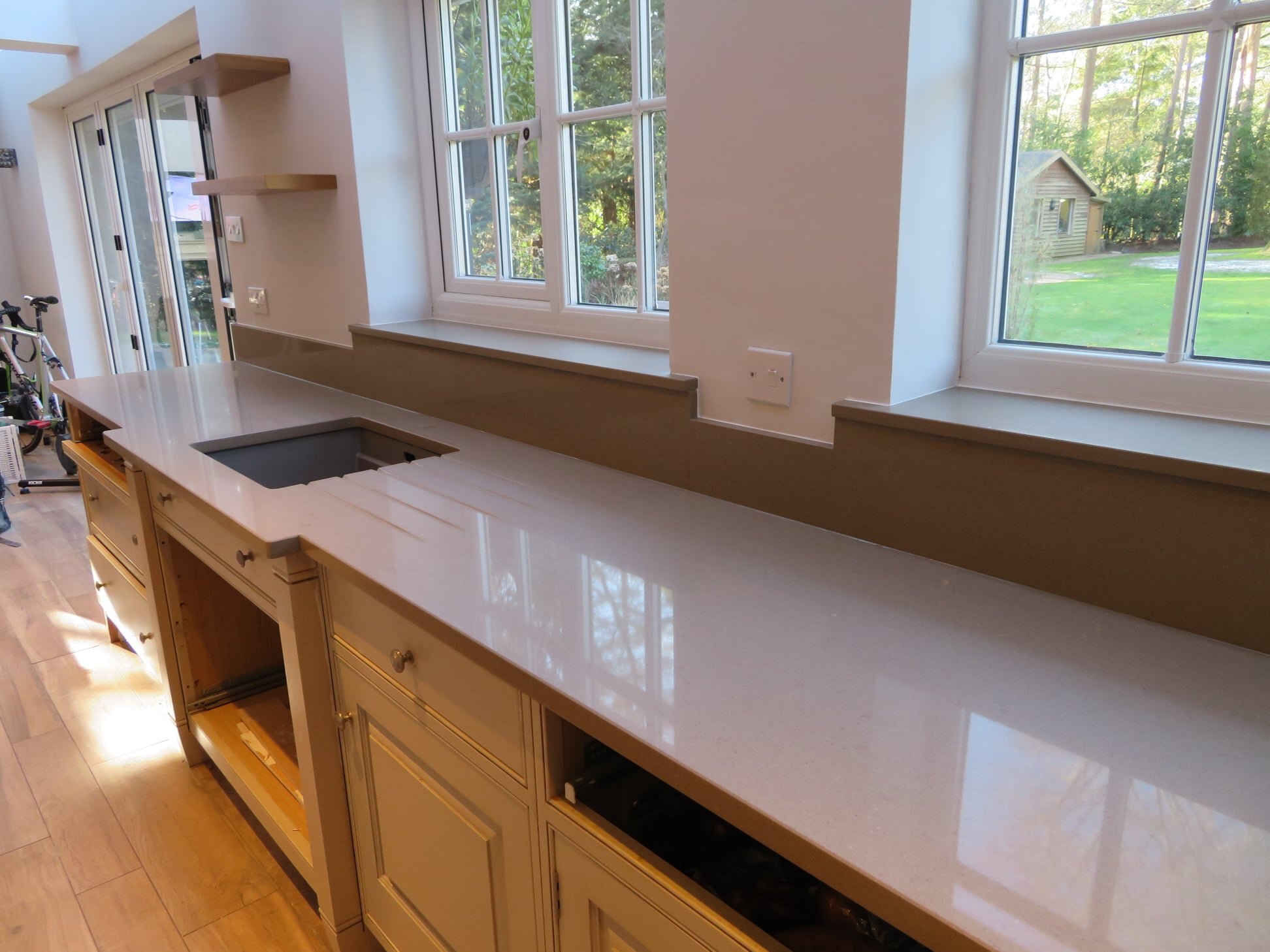 30mm_BQS_Light_Suede_quartz_worktops_fleet_004.jpeg