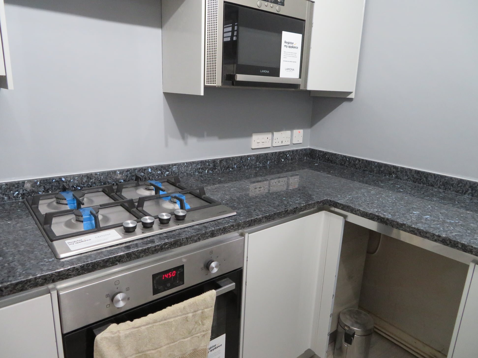 Blue_Pearl_Granite_Worktops_Aldershot_3.jpeg