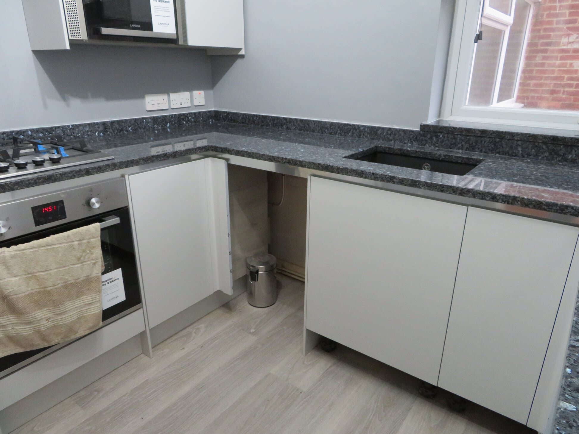 Blue_Pearl_Granite_Worktops_Aldershot_4.jpeg