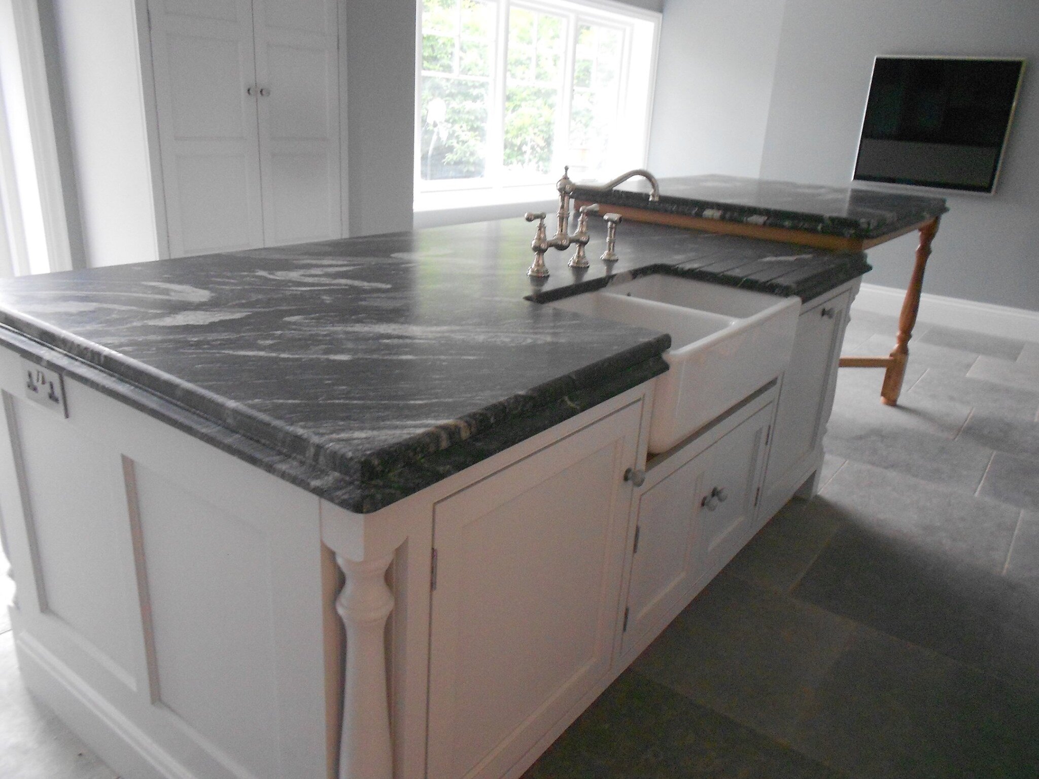 Cheyenne_Vintage_Granite_Camberley_01.jpeg