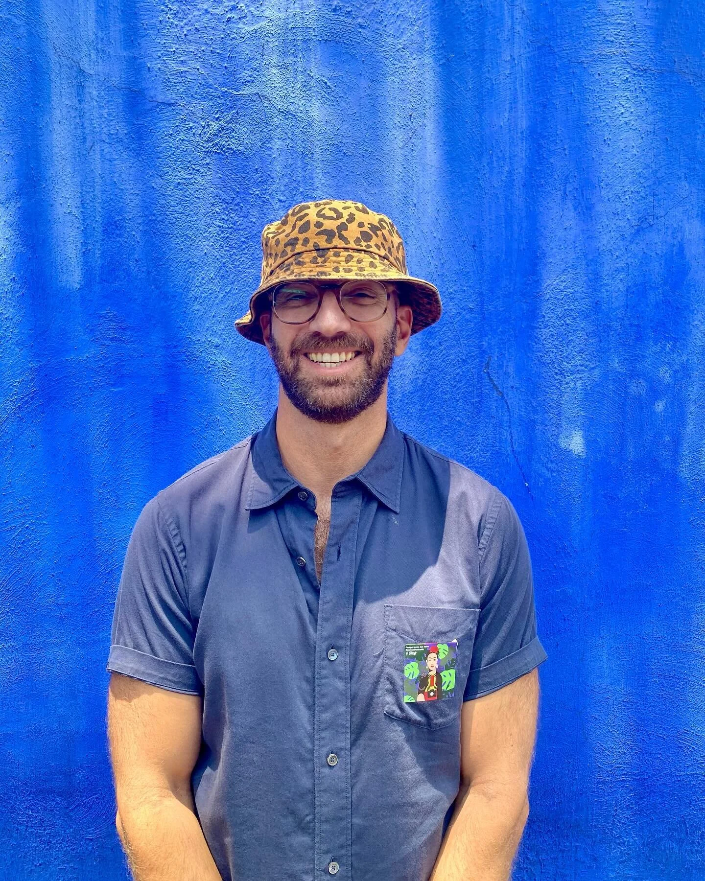 💙Colors that Inspire: Frida Kahlo's Casa Azul 🏡

📸 Flashback to my trip to #CDMX this summer. Thanks to my travel buddy @heisalso for the pic.

#CasaAzul #fridakahlo #coyoacan #museofridakahlo