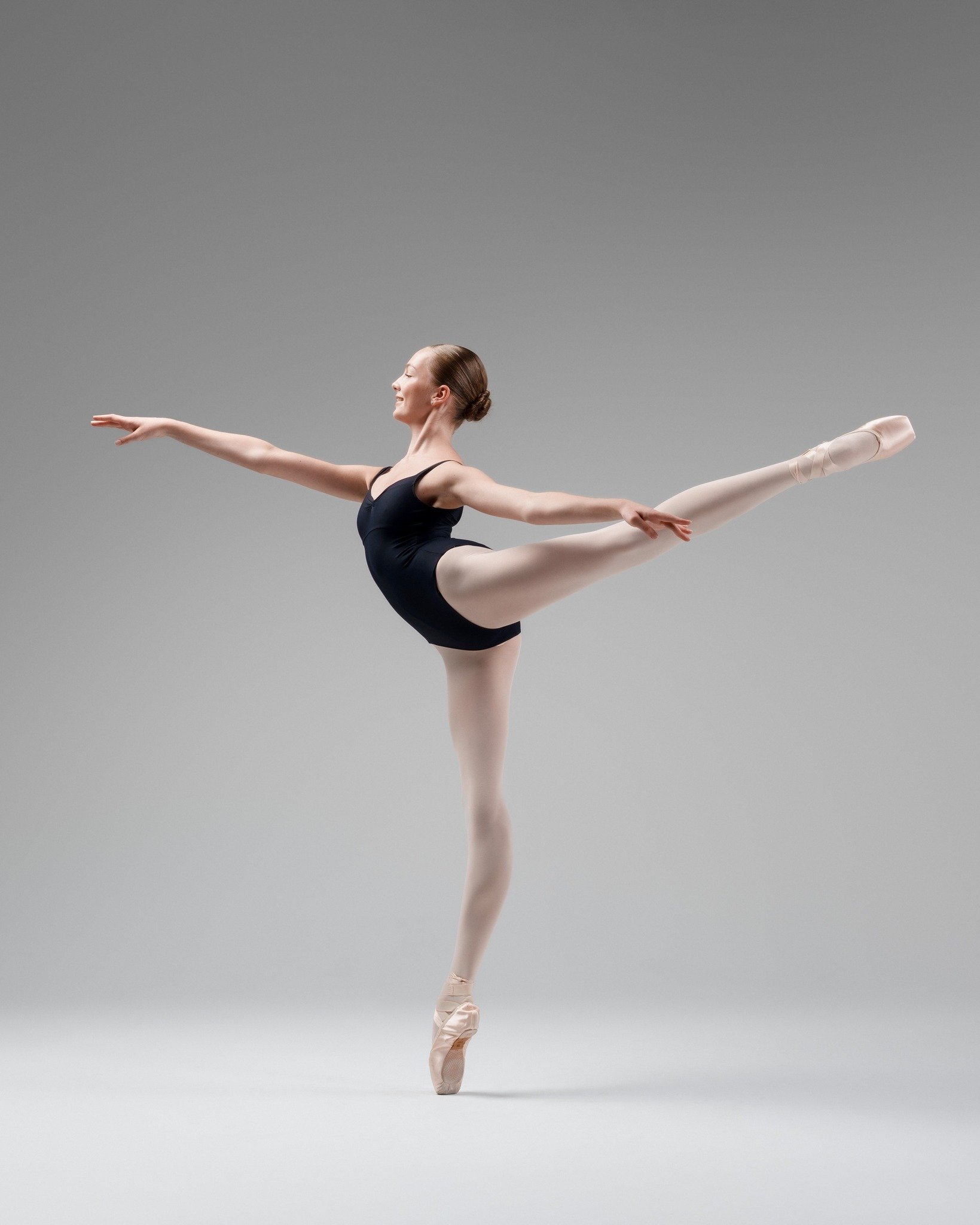 Elegant, professional audition photos with the stunning @elin.ballerina from @qldcollegeofdance.

The next few months are already booking, secure your spot early to stay prepared!

#brisbanephotographer #balletphotoshoot #balletphotography #balletpho