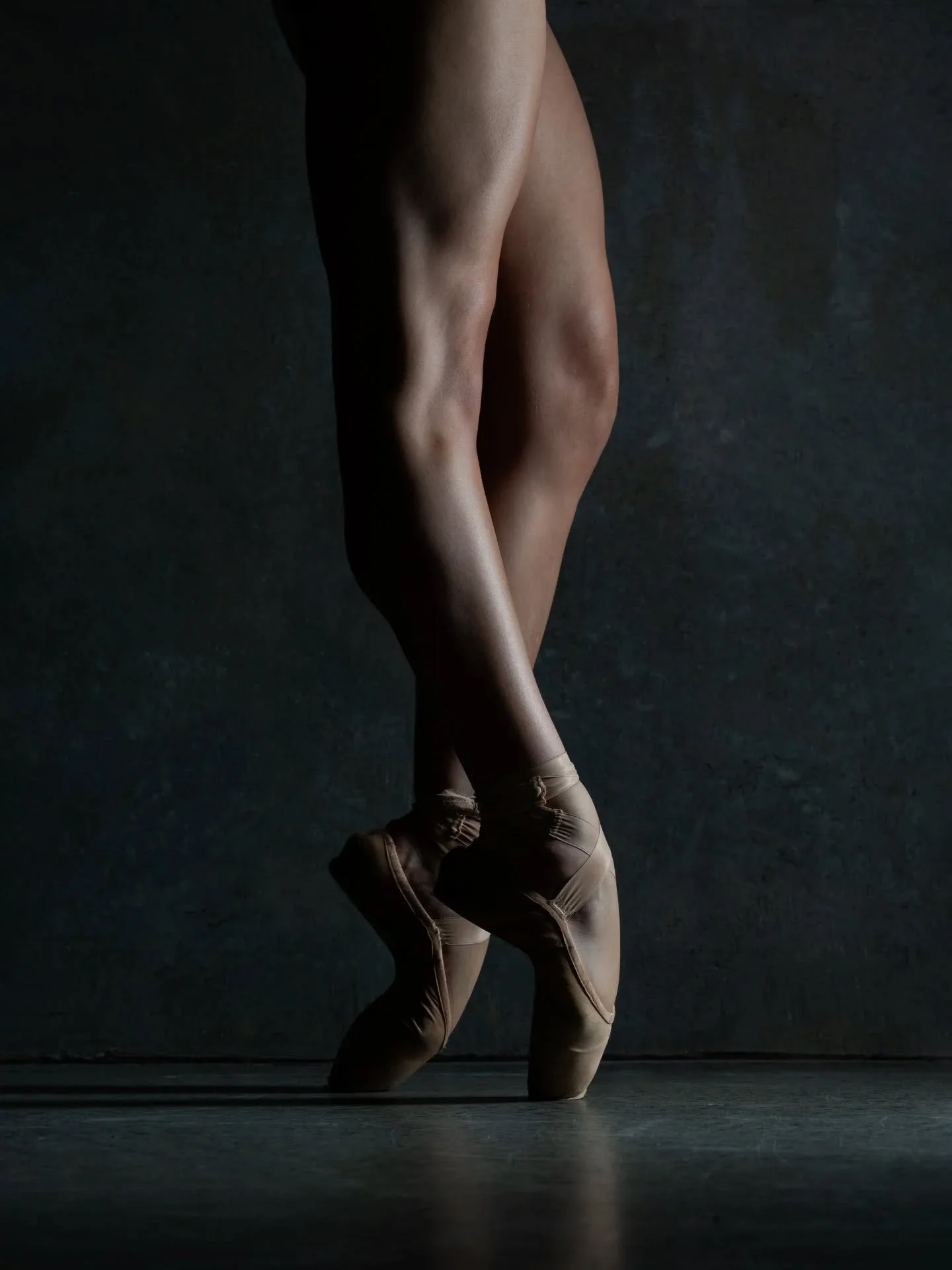 Totally missed that it was #internationalpointeshoeday this week! Celebrating the strength, discipline, and artistry behind every dancer who wears them.

Plus a good excuse to share some of the footwork from the amazing dancers I&rsquo;ve had the cha