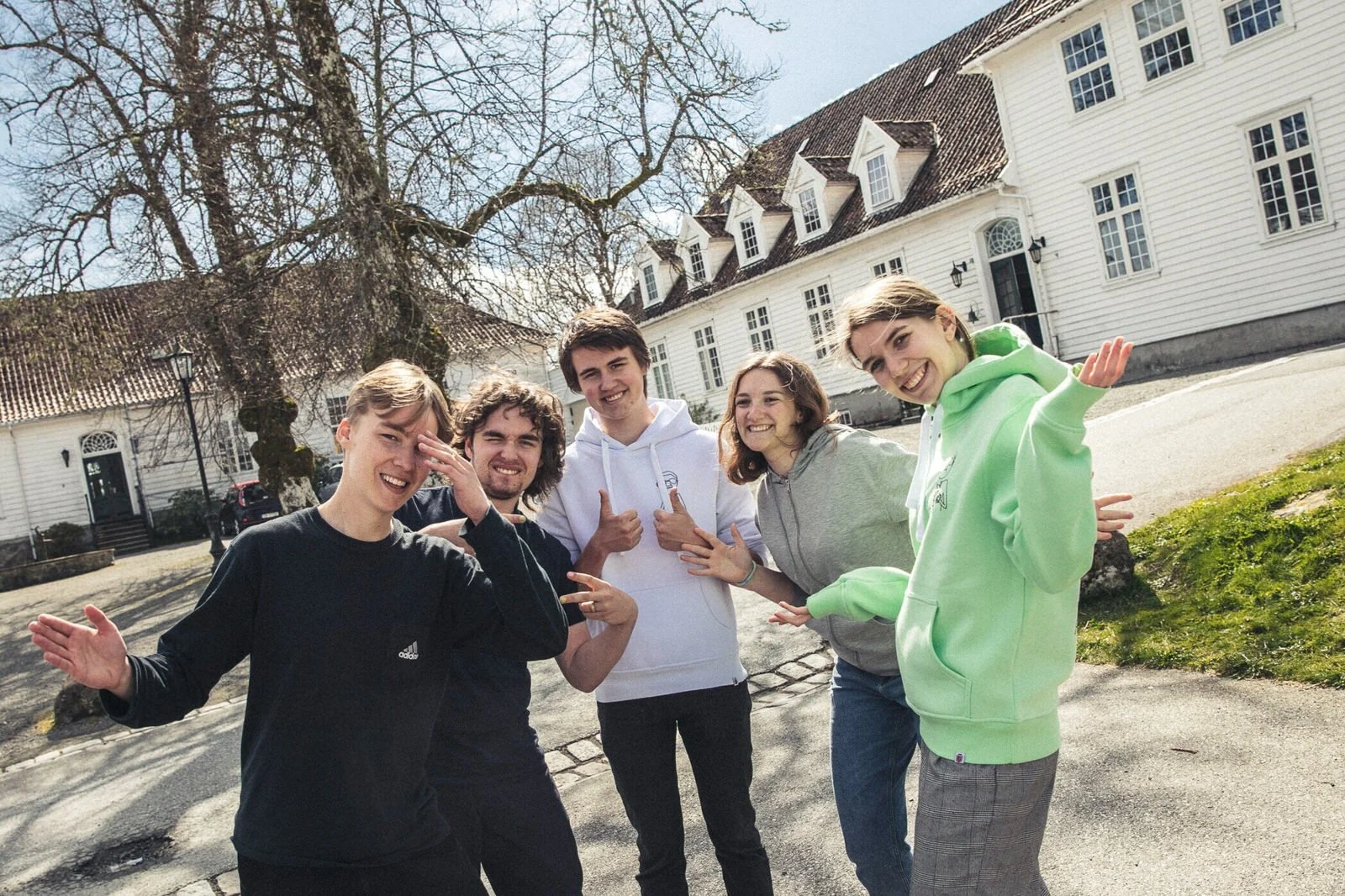 Bo landlig med kort vei til byen