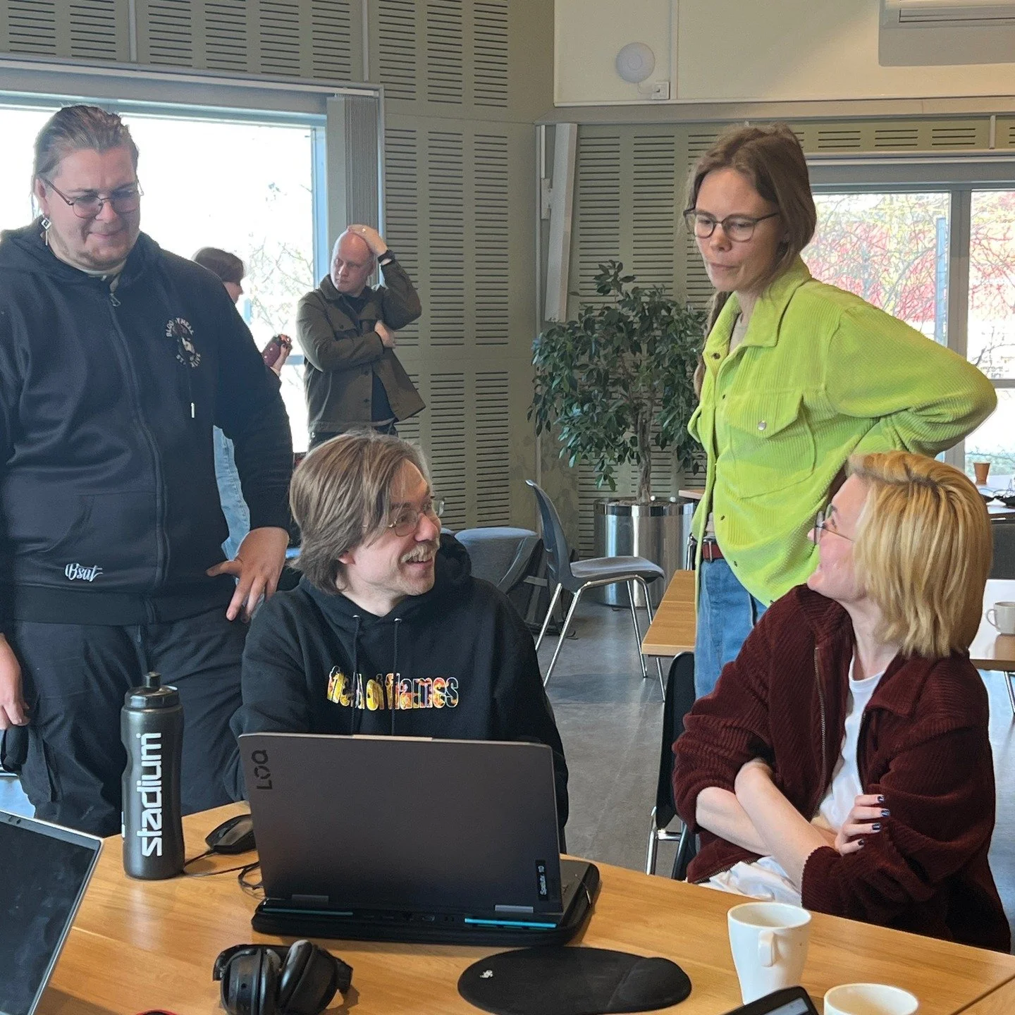I Sverige fikk Spillutviklingslinja m&oslash;te elevene fra Kreativ Spelutveckling p&aring; @malmofhsk!