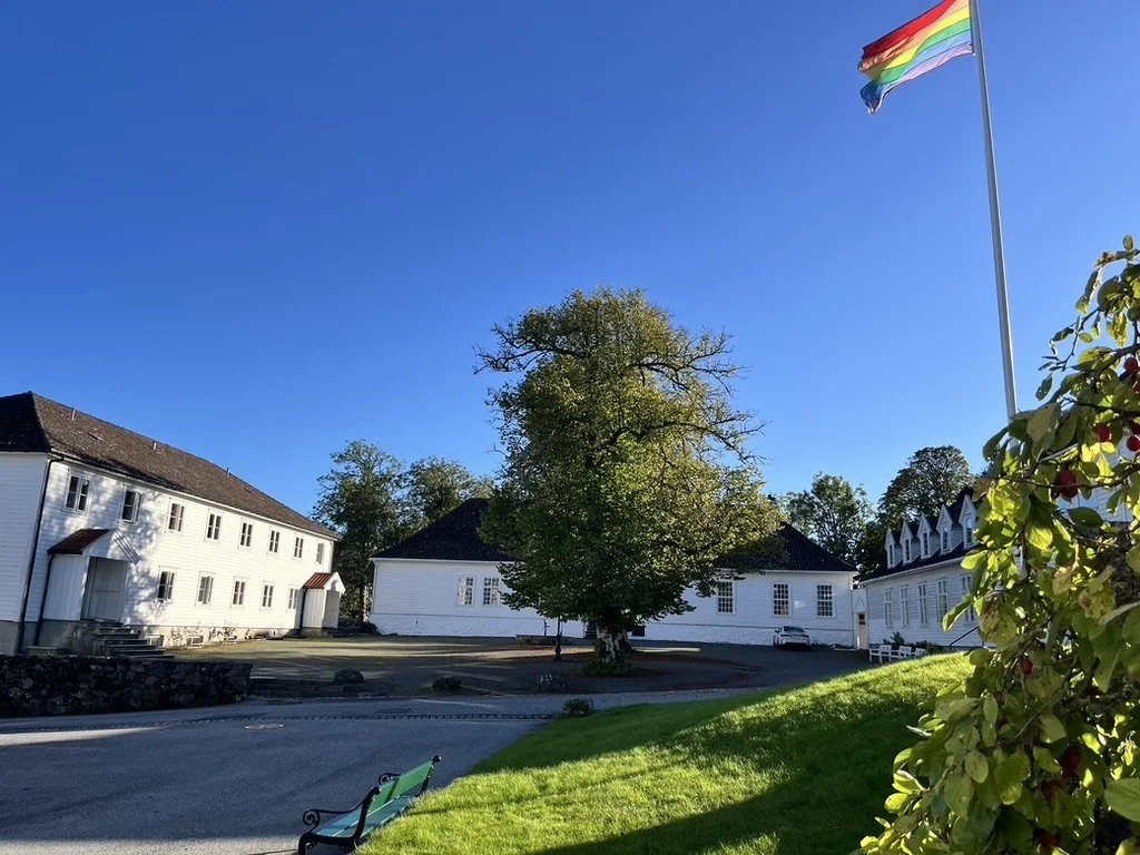 Flott bygninger på Fana folkehøgskule