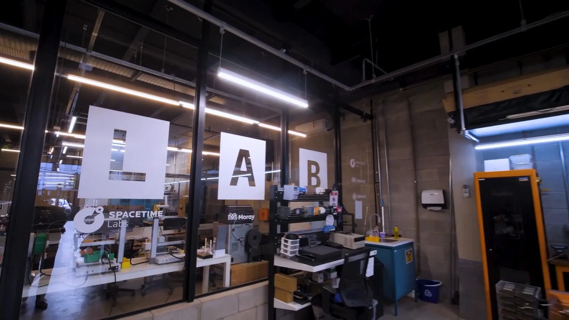 STL-LAB_BG.jpg