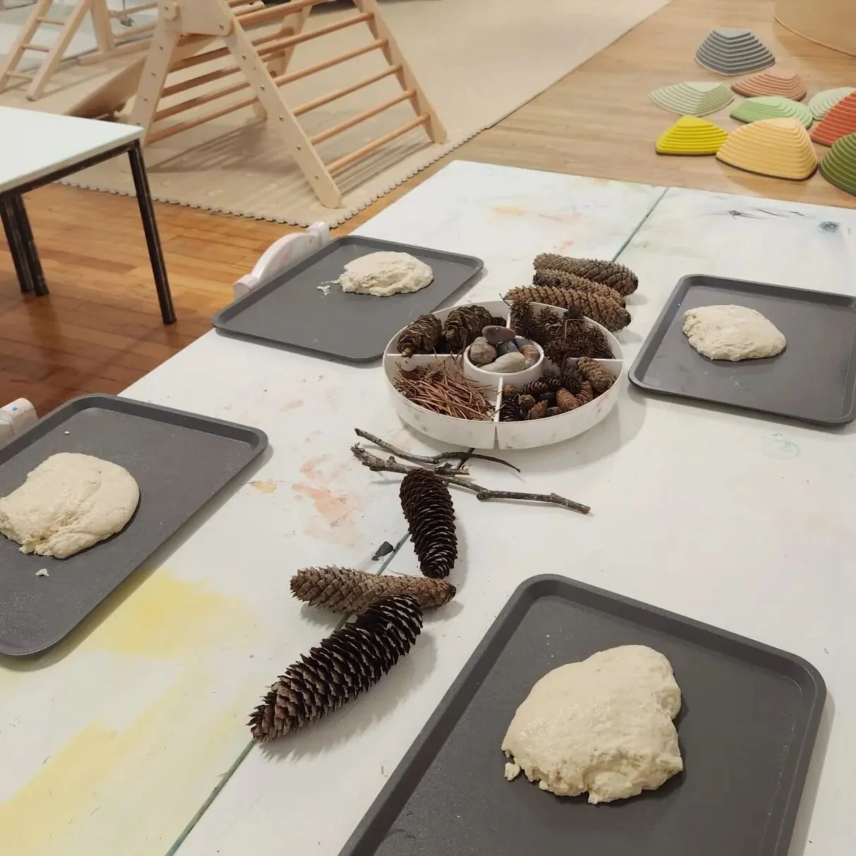 Stop in any day for art invitations and sensory play!

Open Play Hours: M-F 10am-4pm
Classes: 9-10am &amp; 4-5pm
Open Weekends, too! 

Let's play!