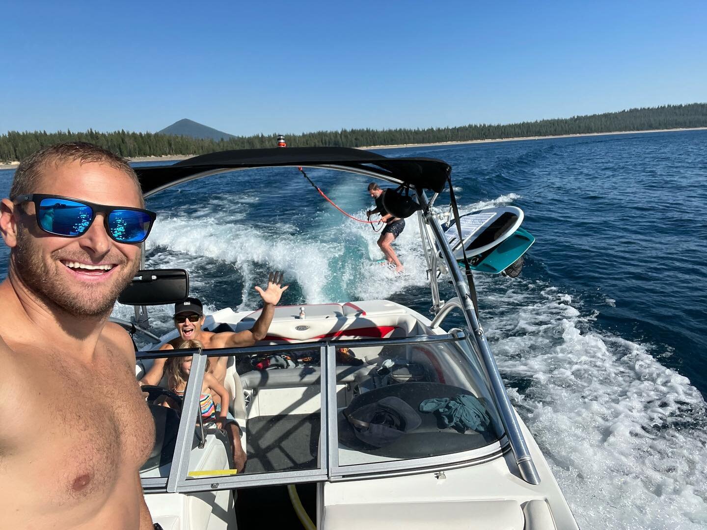 It&rsquo;s a Saturday in August 

#inbend #wakesurfing