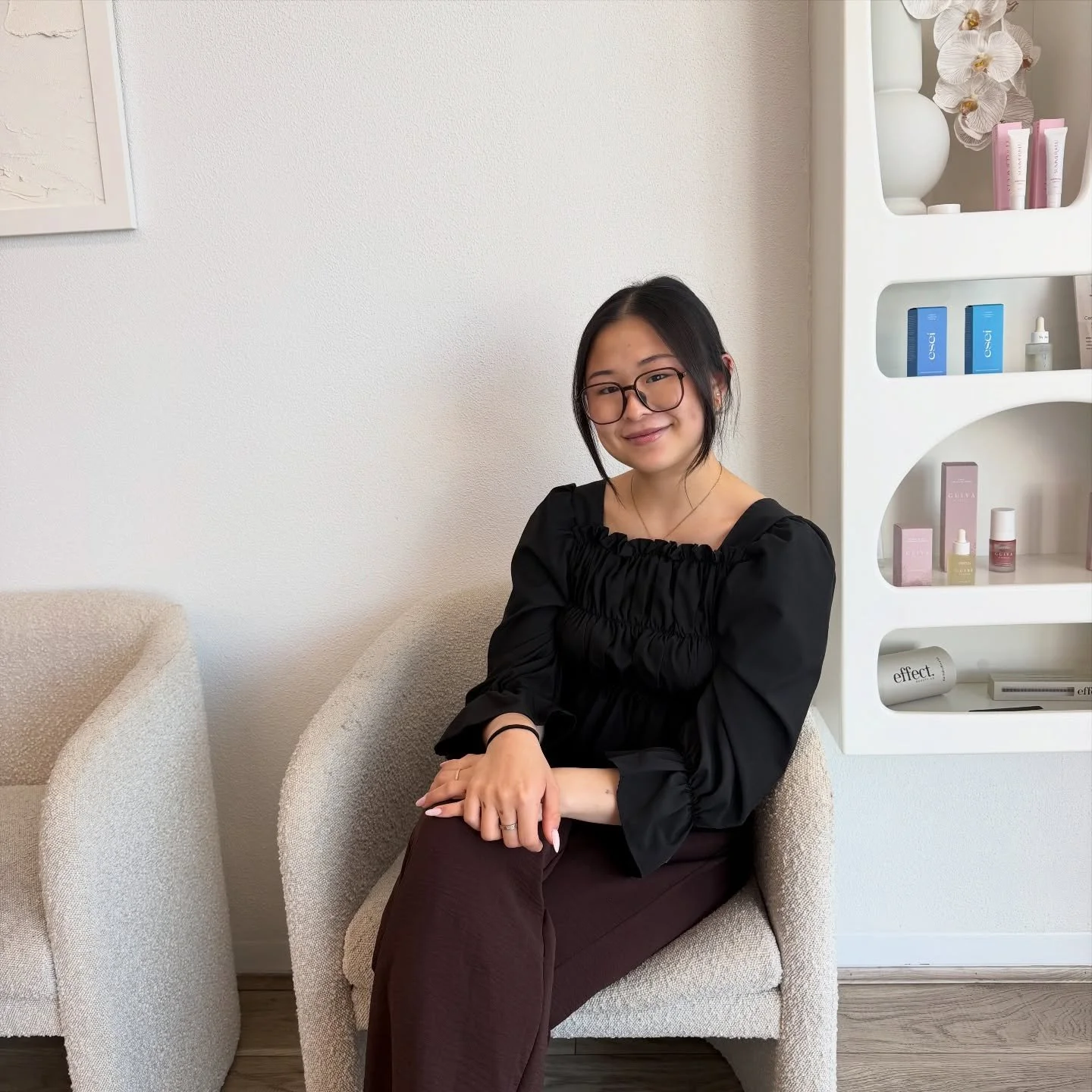 MEET EDWINA 👋
With over 3 years experience specialising in lashes &amp; brows, she can&rsquo;t wait to meet you!
Korean lash lifts are now available thanks to Edwina! Swipe to see some of her amazing work 👀

Available Tuesday - Saturday
Book using 