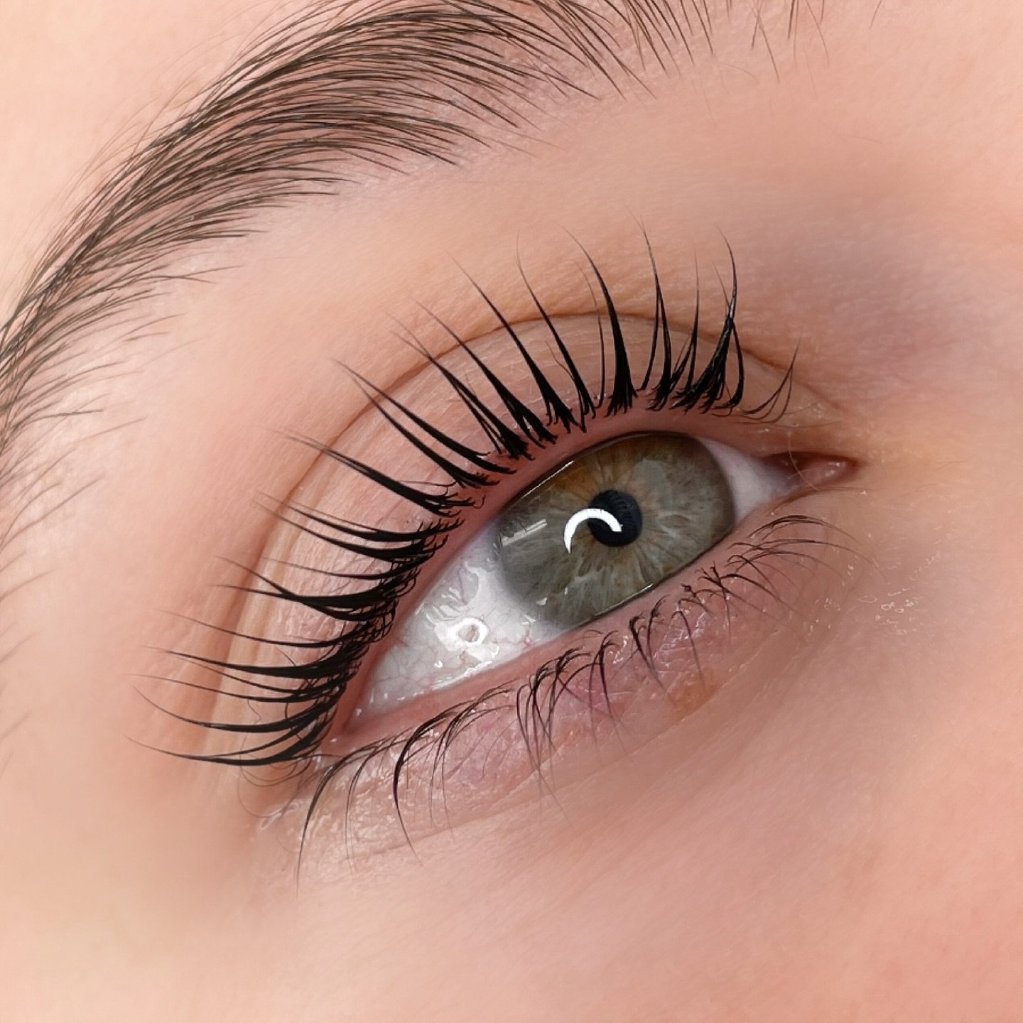 If you&rsquo;ve been waiting for a sign to book a lash lift&hellip; this is it 🔥
#lashlifts #lashes #melbournelashlift #lashspecialist