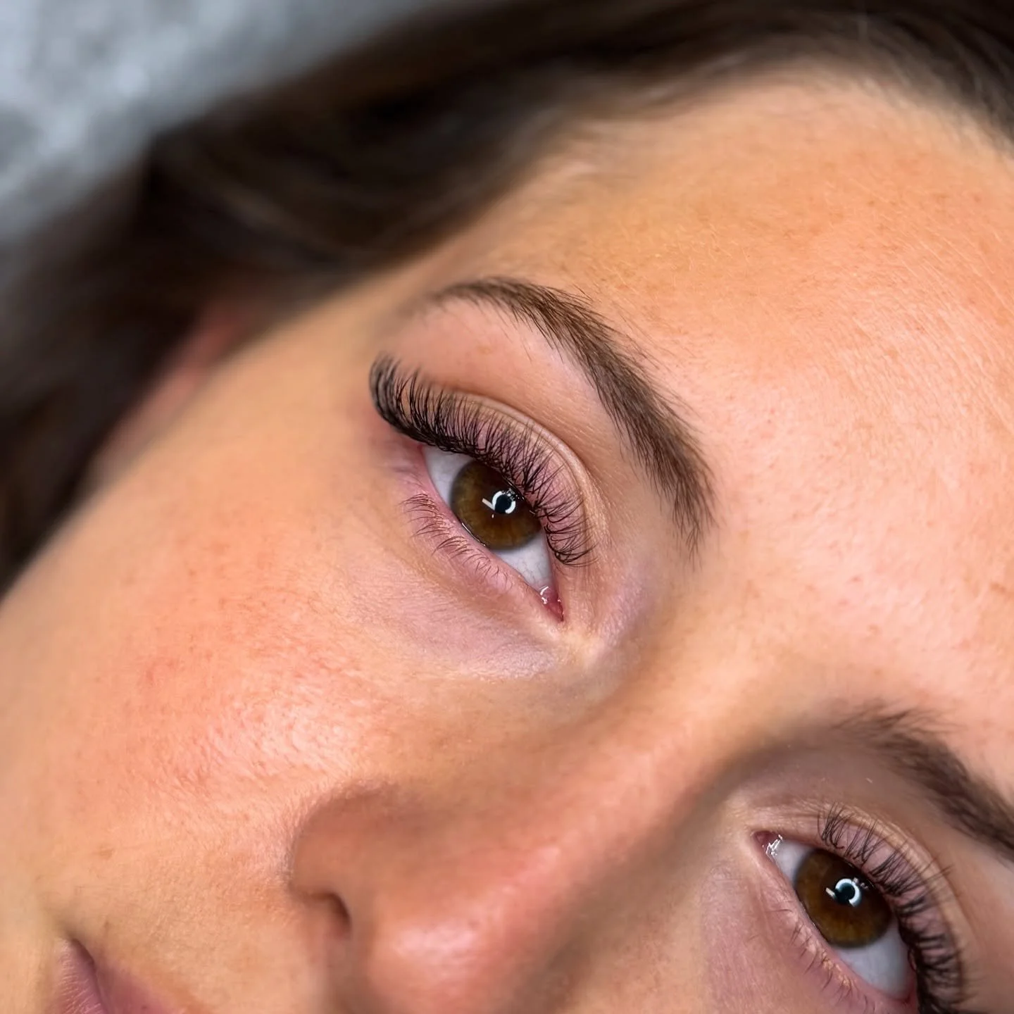 ✨ Let us design the perfect lash set just for you!
Set: Hybrid Set
Therapist: Bella
@summerandlu Lash Bath &ndash; highly recommended! 
Gently removes makeup, dirt &amp; oils while keeping your extensions healthy. Regular aftercare prevents buildup a