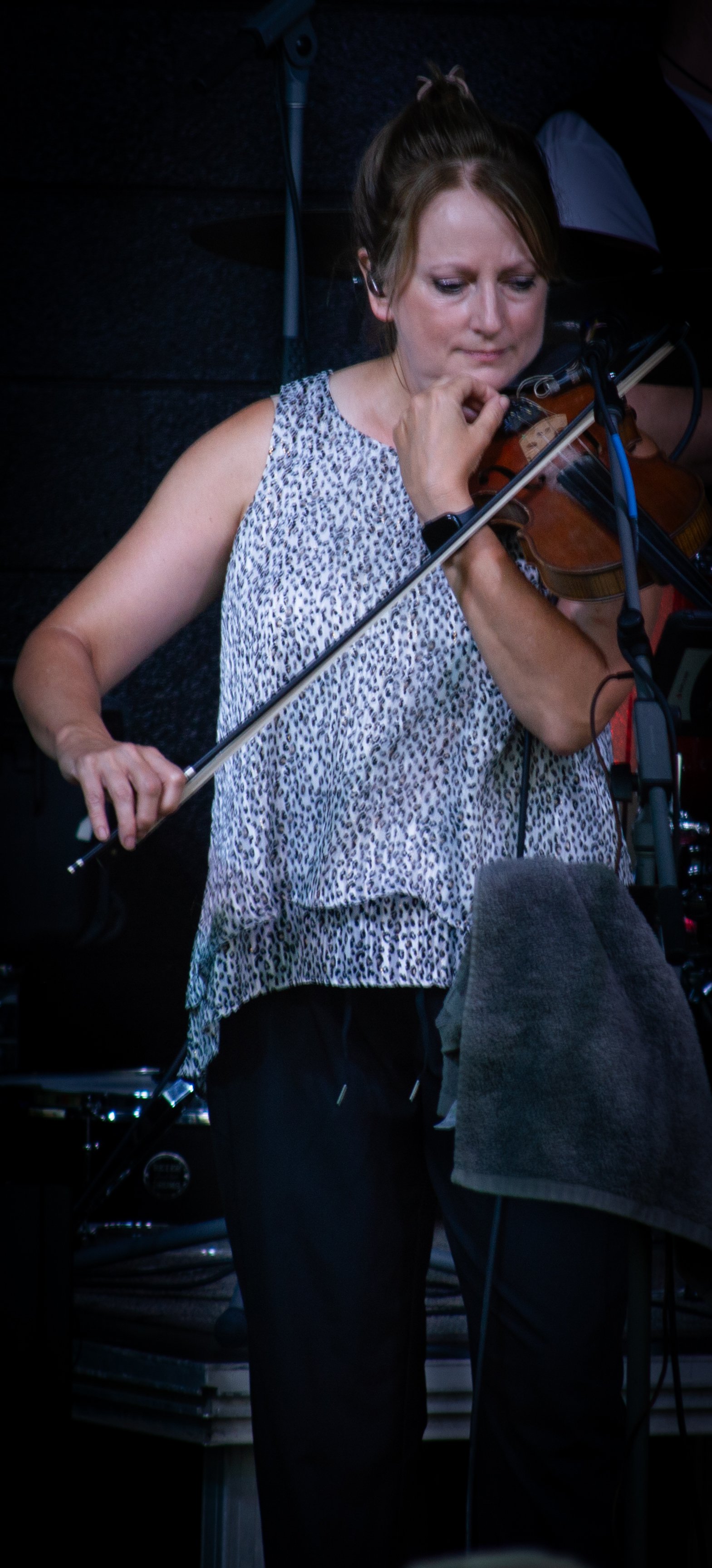 Playing Violin_0662.jpg