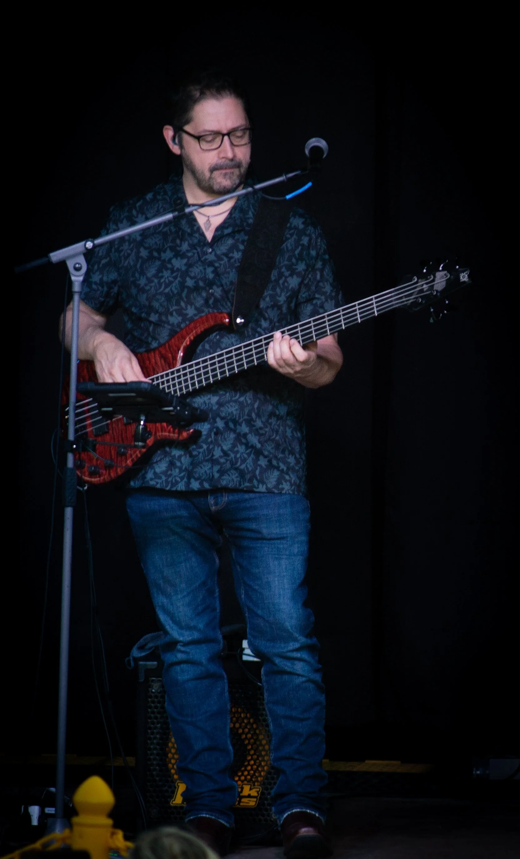 Gutarist Having fun_0614 .jpg