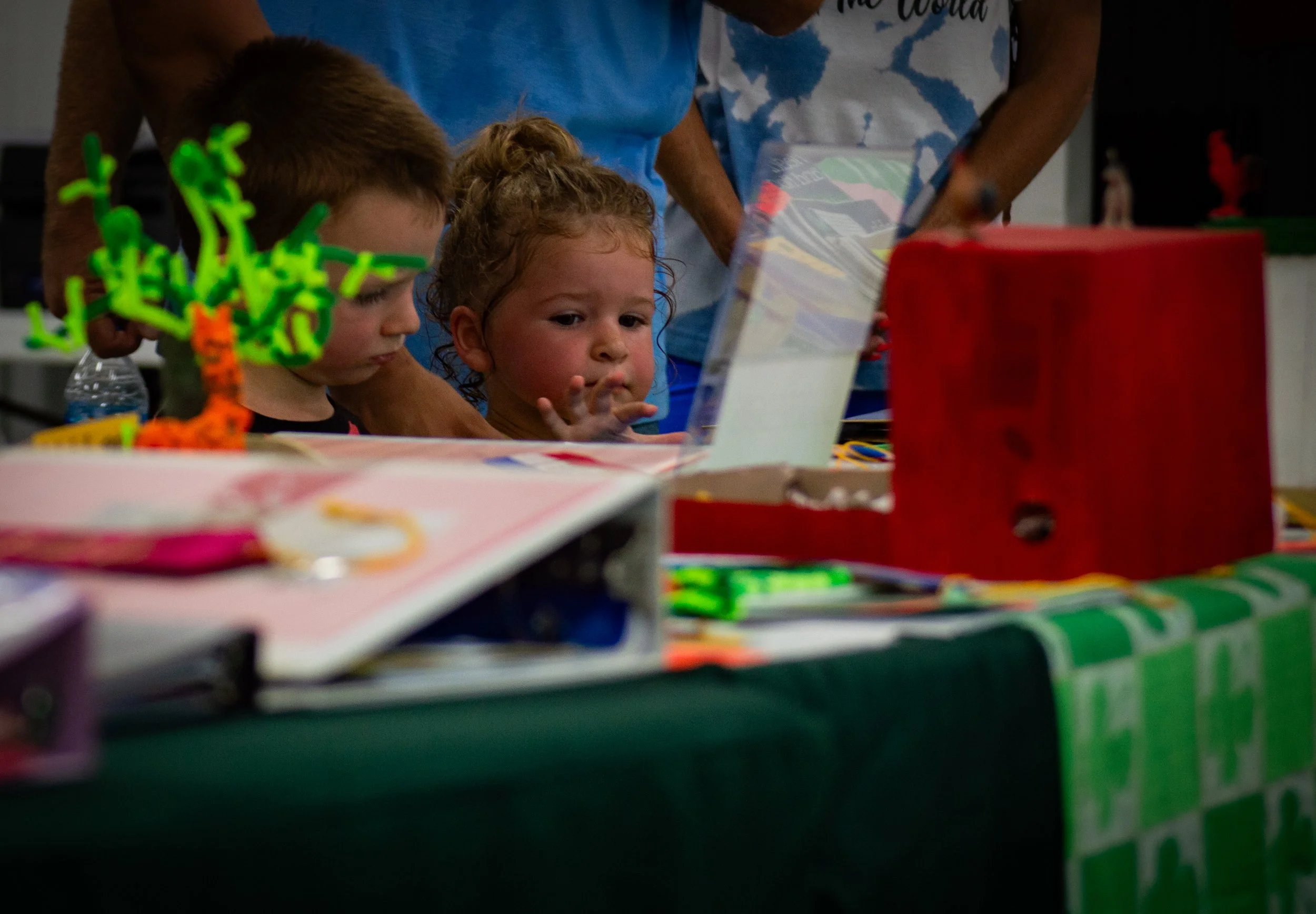 Enjoying Exhibits_0065 .jpg