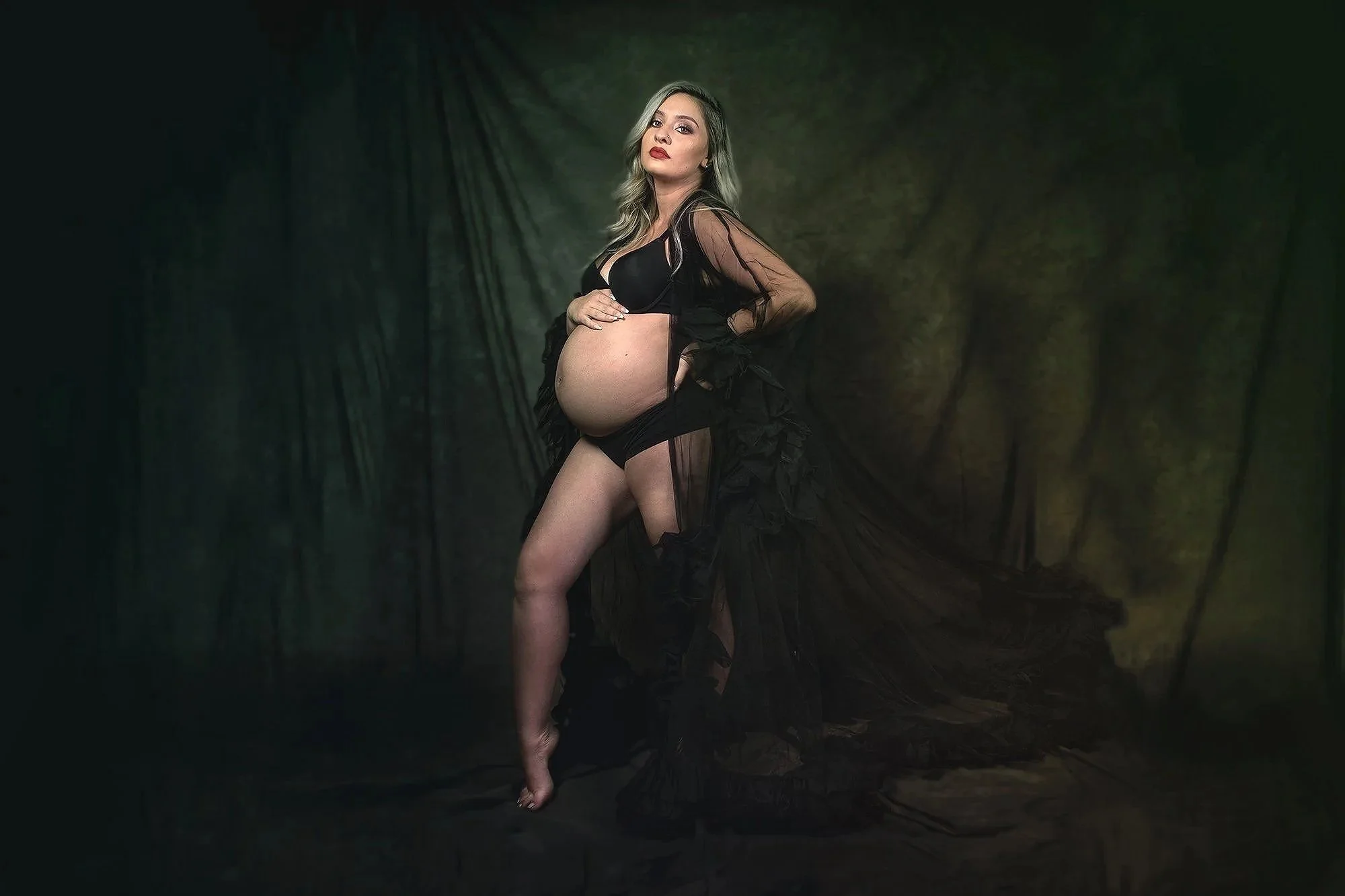 Maternity Portrait | local to me Portrait Photography | Ex Voto Photography | Maryland and D.C. Photographer ⒸEx Voto Studio
ⒸEx Voto Studio Best-Fashion-Portrait-Commercial-Business-Headshots-Corporate- photography-Maryland-Washington D.C.-Pennsylva