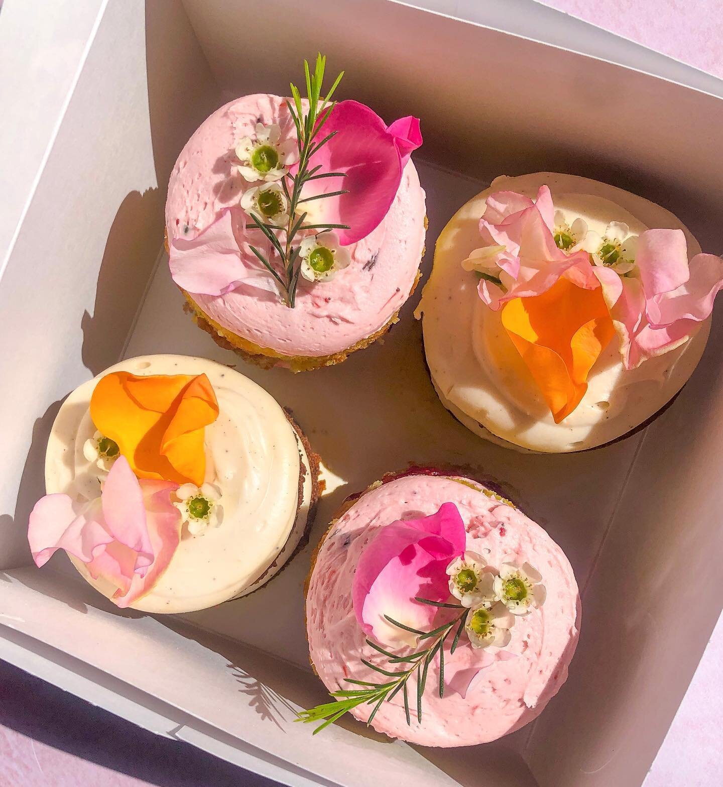 OKAY OKAY I haven&rsquo;t posted a cupcake pic in a while but that&rsquo;s only because I&rsquo;m having SO much fun making these cute lil minicakes lately! I&rsquo;ve got two flavors up on batterandbloom.com that you can order whenever&mdash;and a w