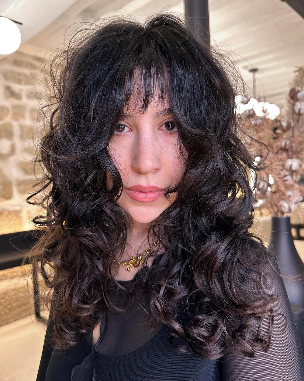 𝗖𝗼𝘂𝗽𝗲 &amp; 𝗦𝘁𝘆𝗹𝗶𝗻𝗴 pour Emma, qui souhaitait r&eacute;aliser une coupe 𝗦𝗛𝗔𝗚 💁🏼&zwj;♀️

Oui parce que chez 𝗕𝗔𝗕𝗘, on ne s&rsquo;occupe pas que de votre couleur ! 
On prend aussi soin de vos cheveux en r&eacute;alisant la coupe qu