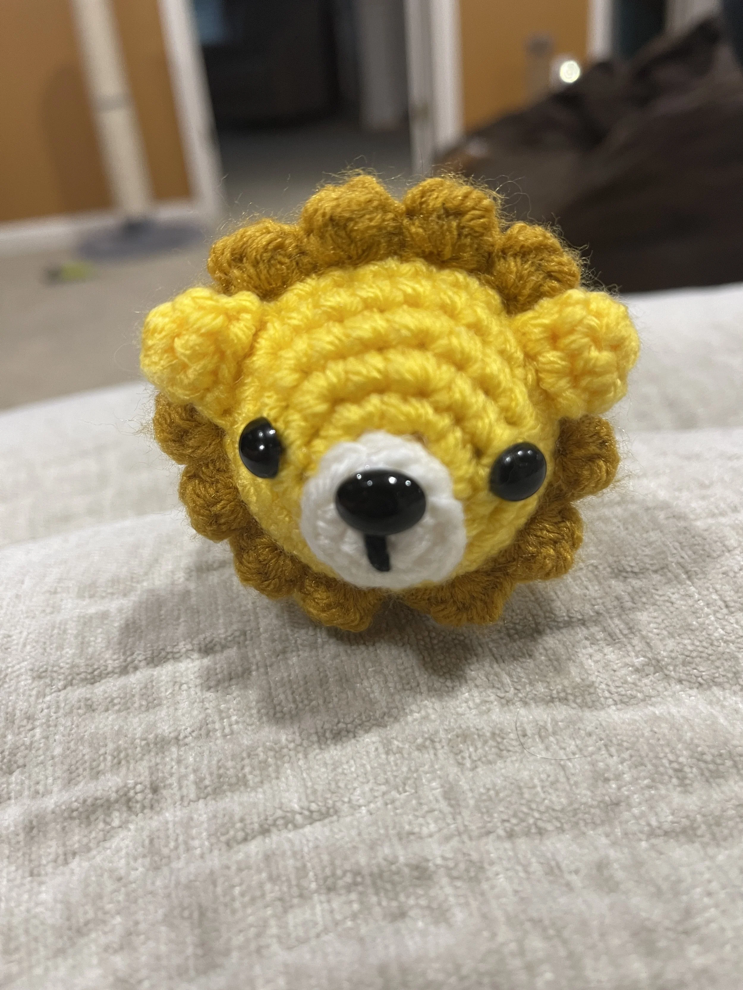 Lion mini - $10